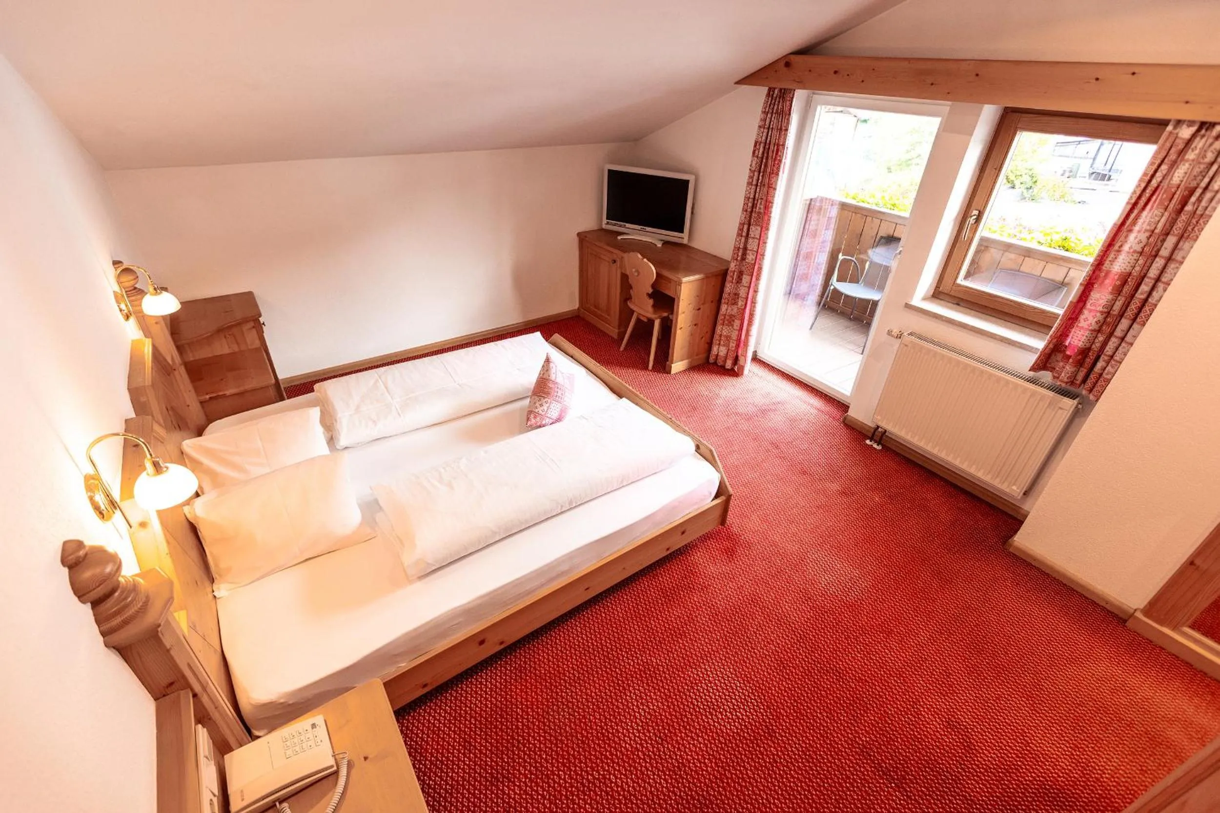 Bedroom in Hotel Zum Löwen - Al Leone