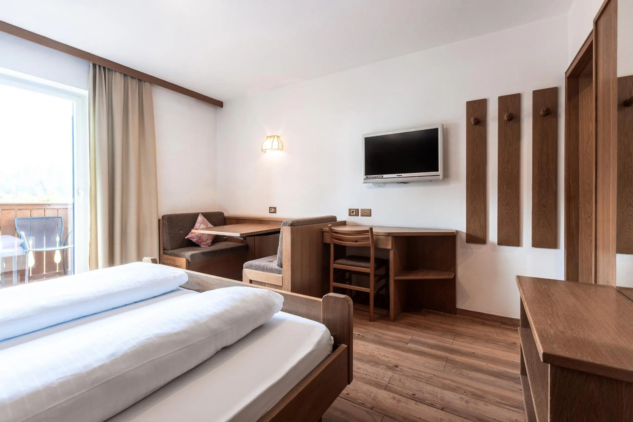 Bedroom in Hotel Zum Löwen - Al Leone