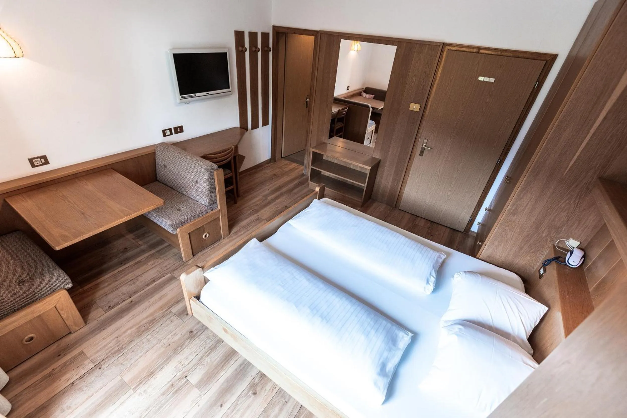 Bedroom in Hotel Zum Löwen - Al Leone