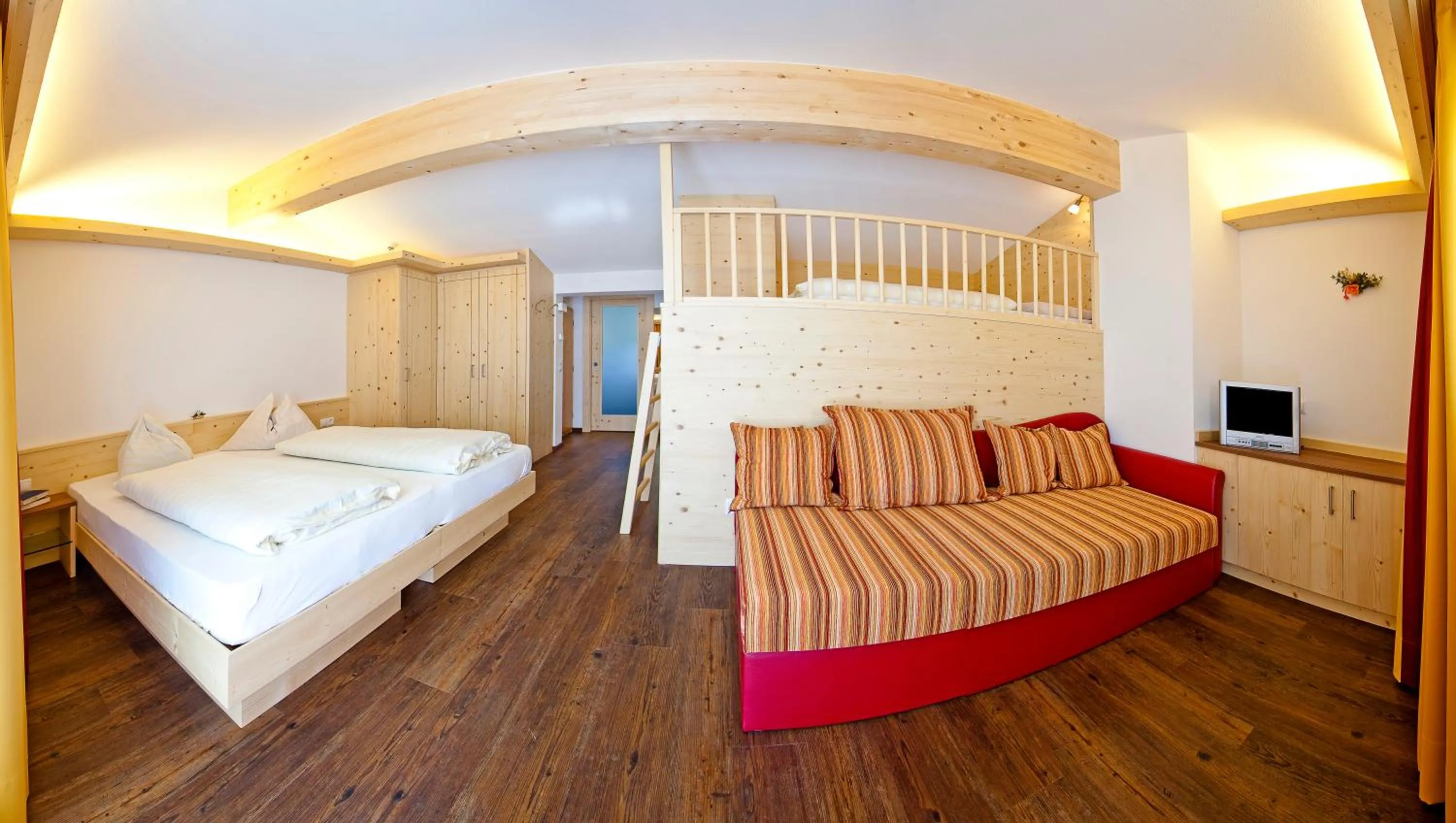 Photo of the whole room in Hotel Zum Löwen - Al Leone