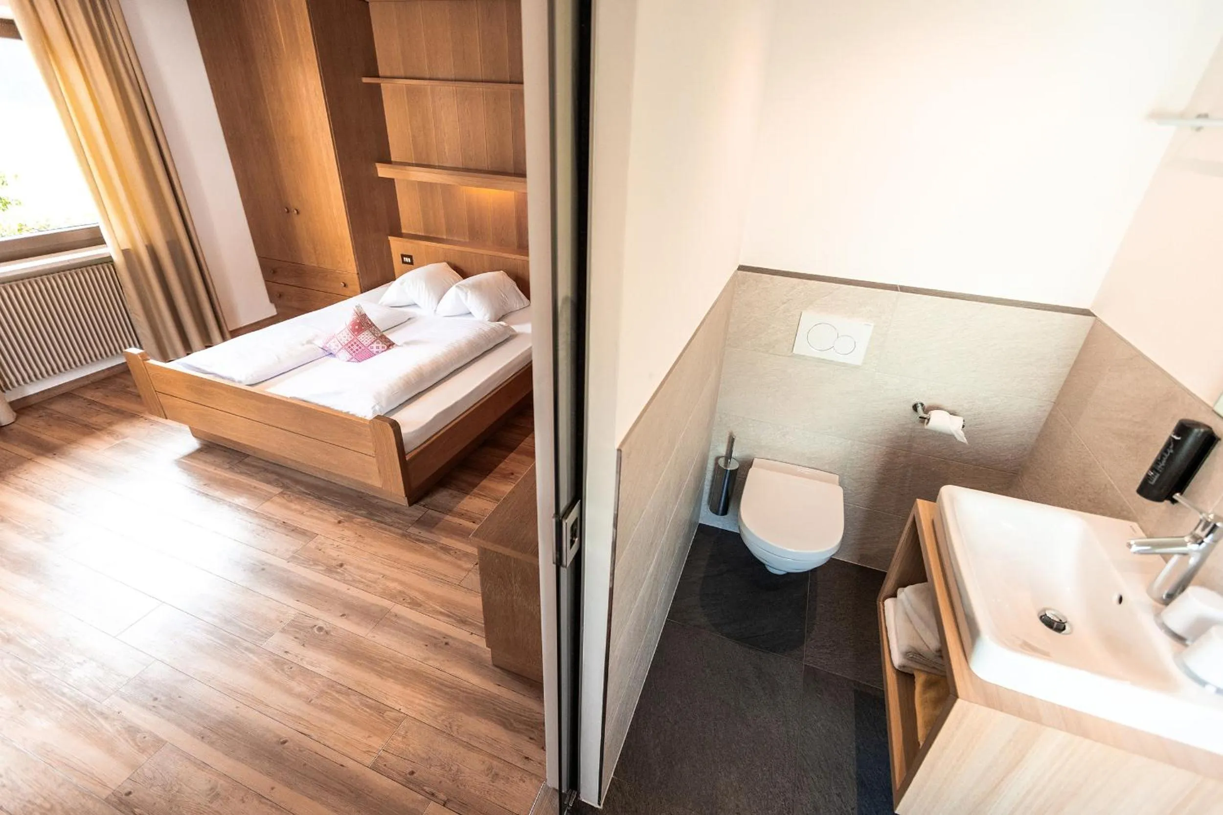 Photo of the whole room in Hotel Zum Löwen - Al Leone