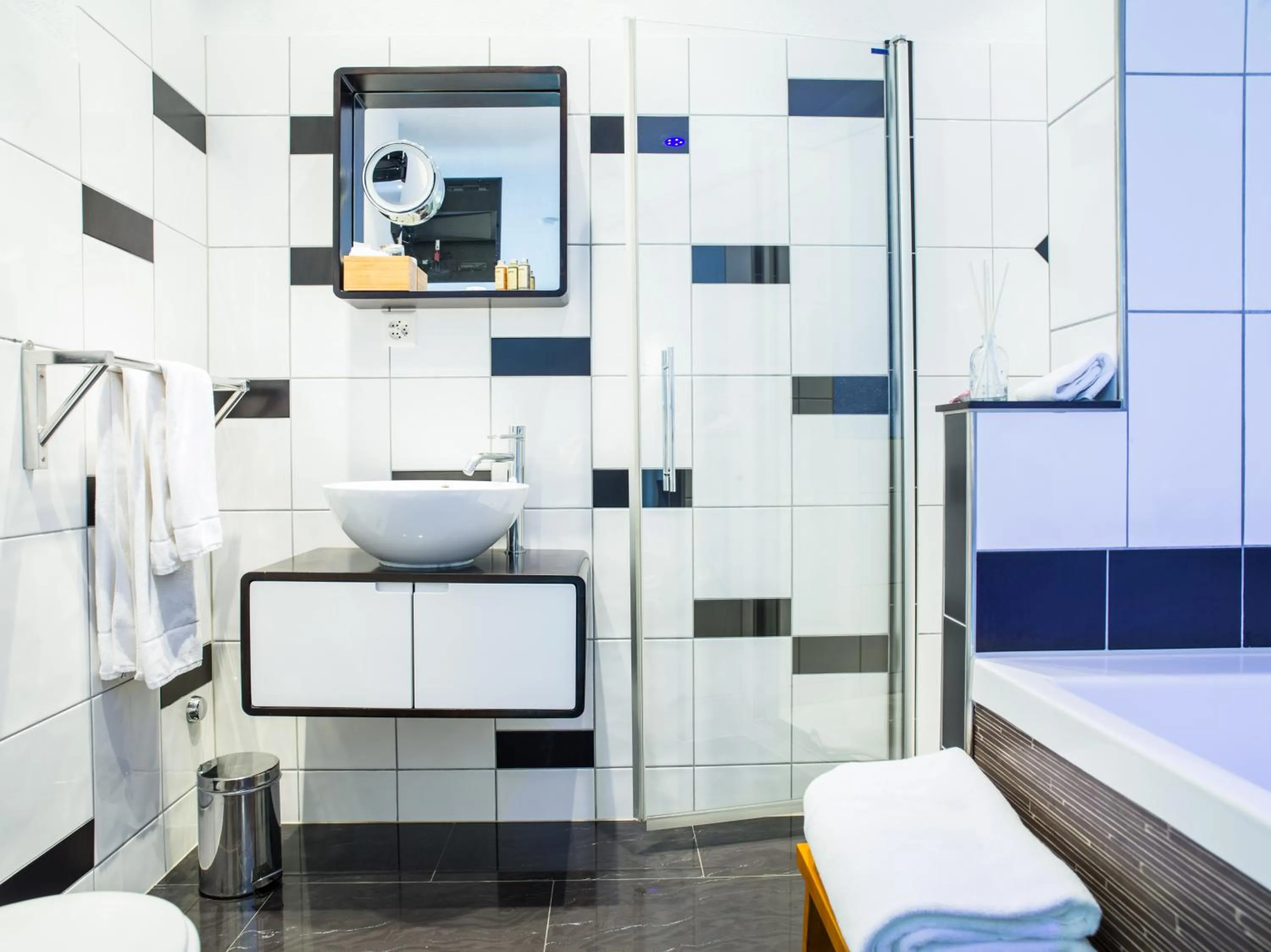 Bathroom, Bed in Hotel Krone Sihlbrugg