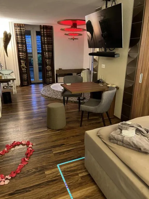 Bed in Hotel Krone Sihlbrugg