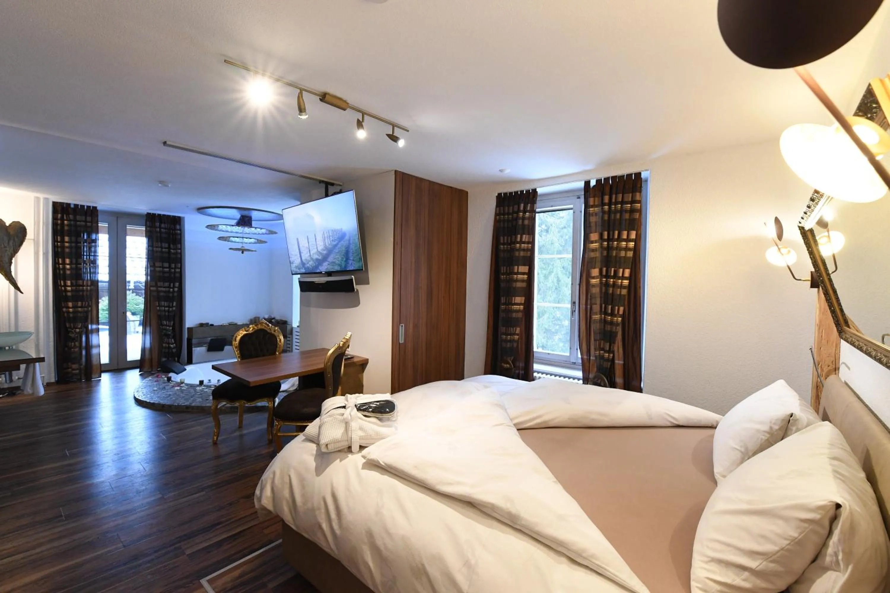 Photo of the whole room in Hotel Krone Sihlbrugg