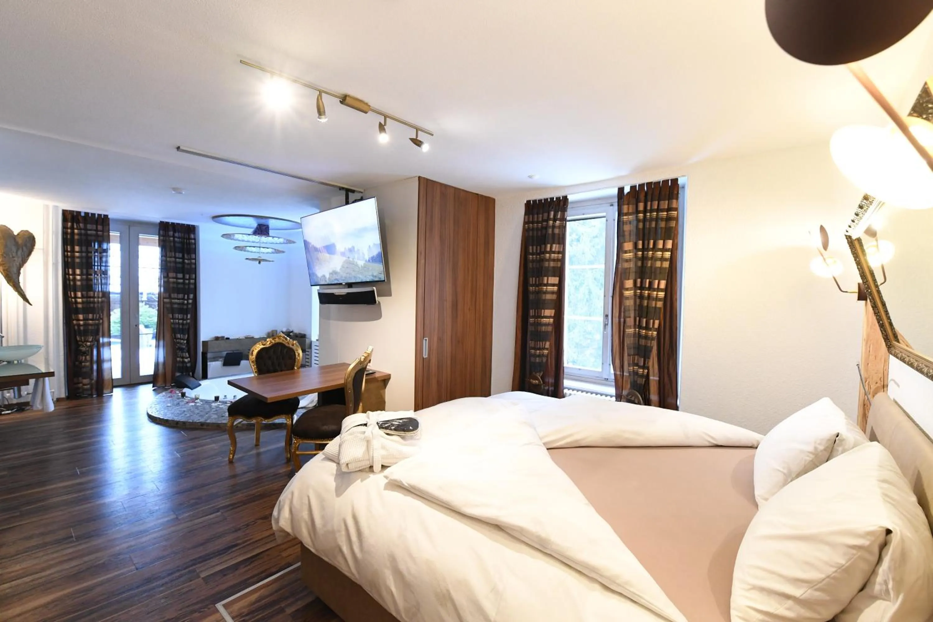 Bed in Hotel Krone Sihlbrugg