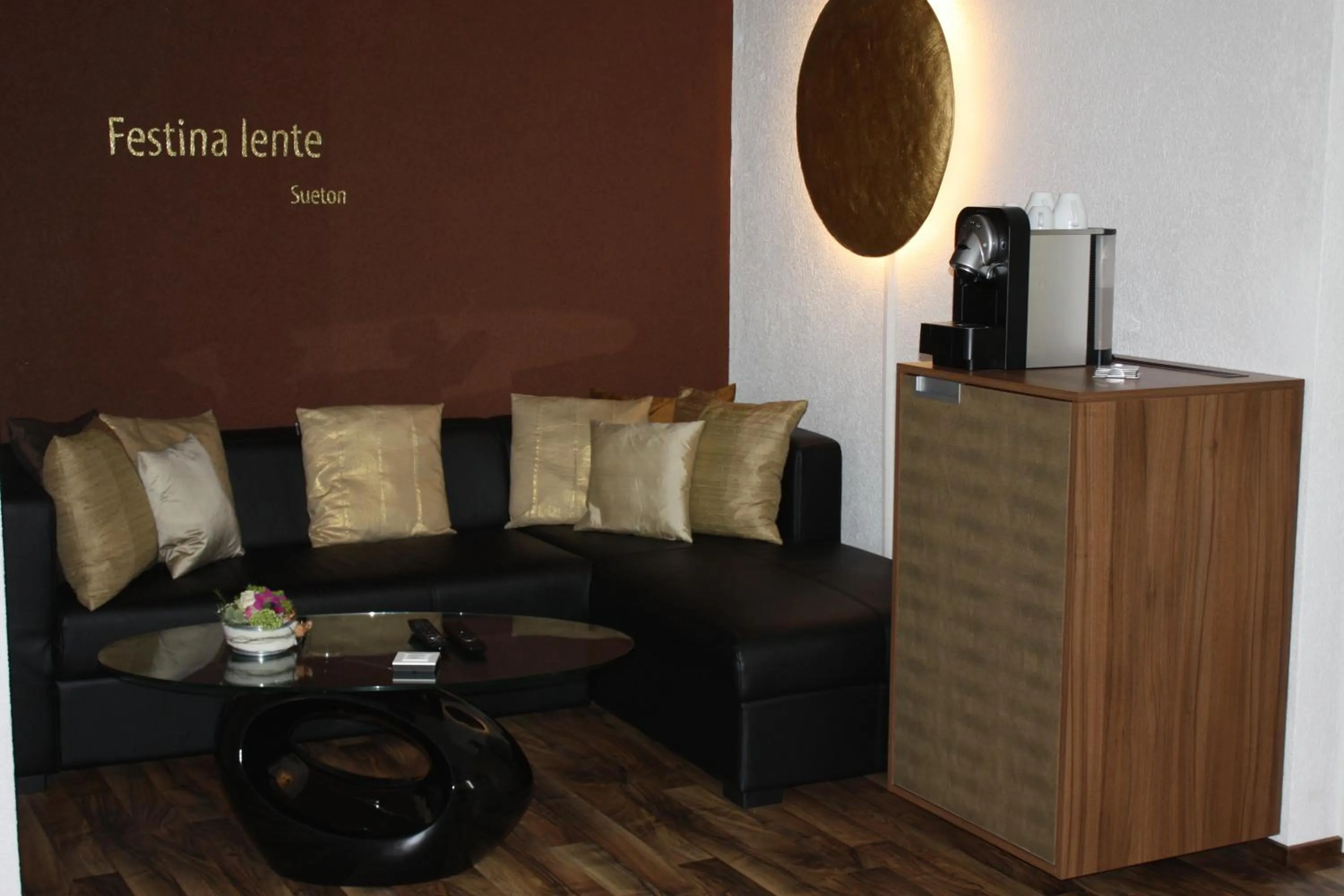 Seating area in Hotel Krone Sihlbrugg
