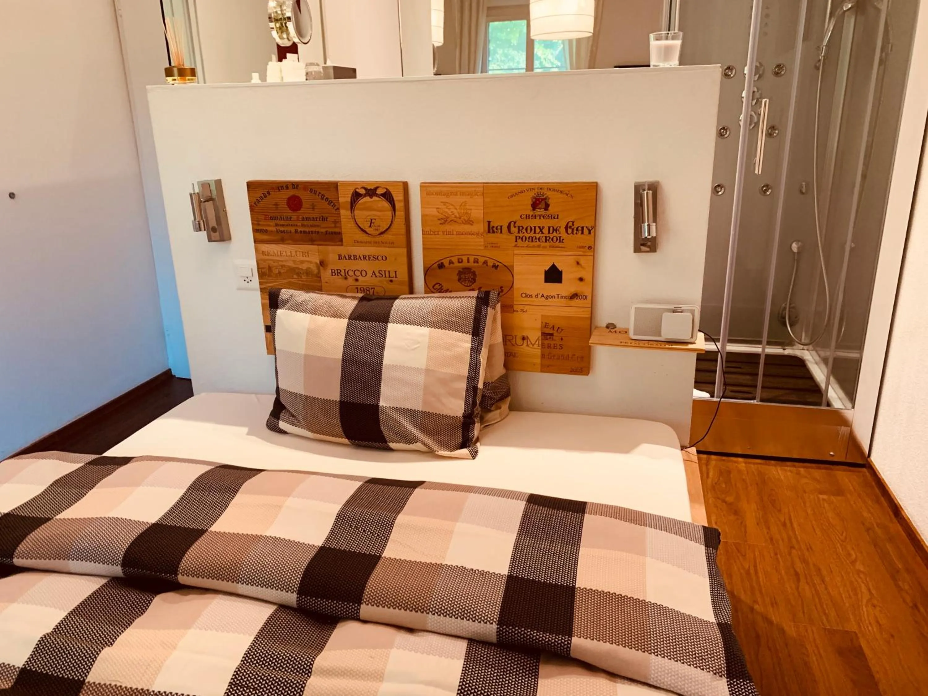 Bed in Hotel Krone Sihlbrugg