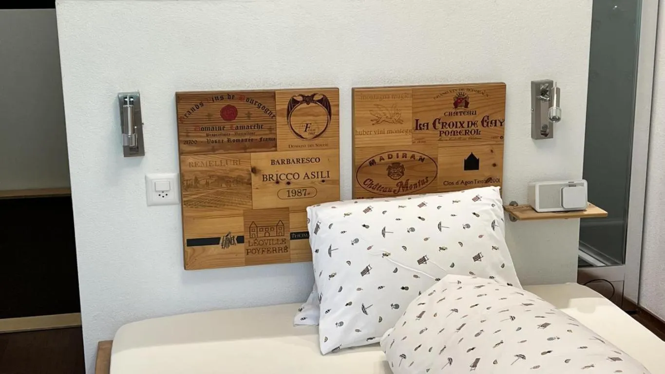 Bed in Hotel Krone Sihlbrugg