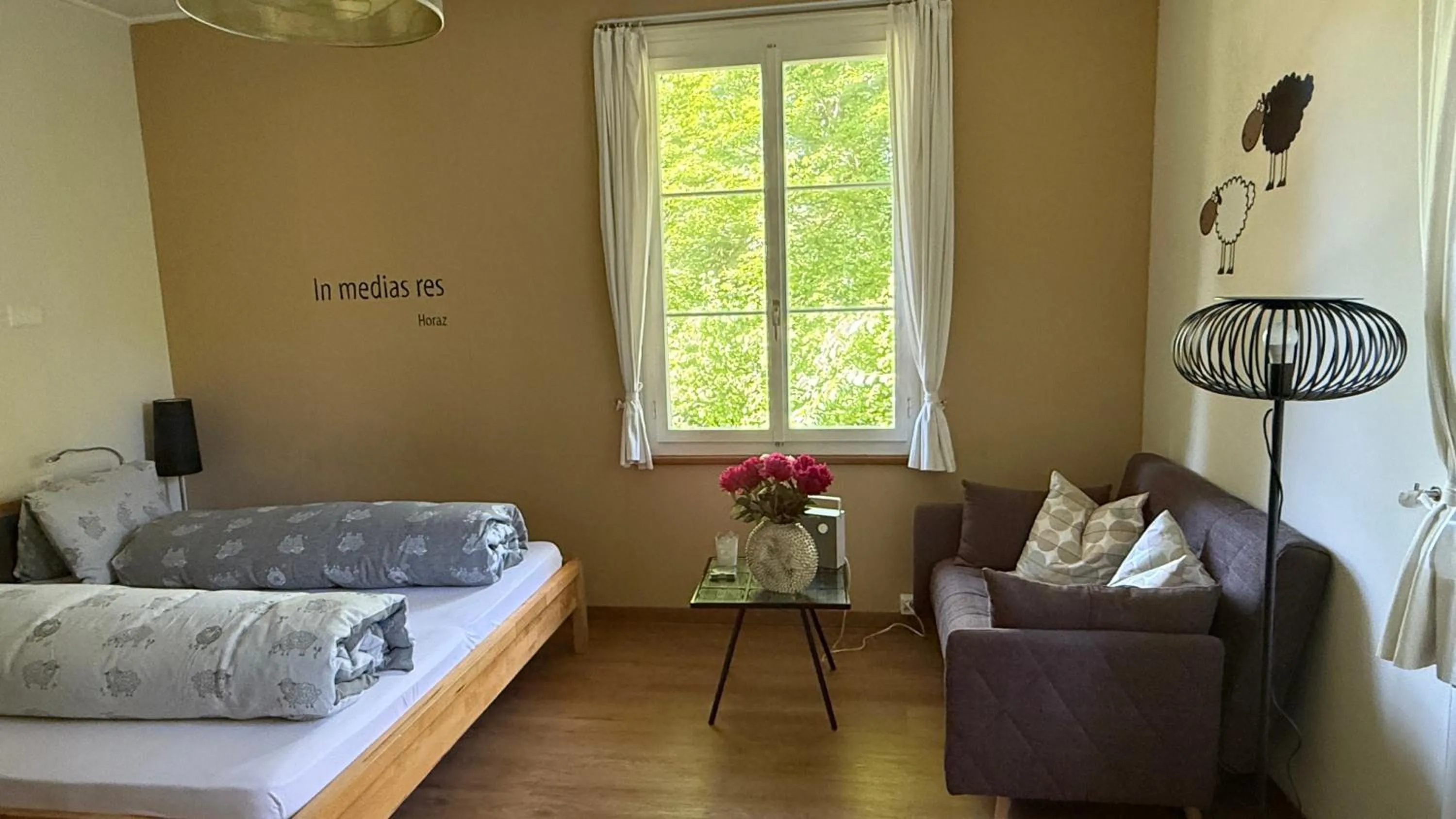 Bed in Hotel Krone Sihlbrugg