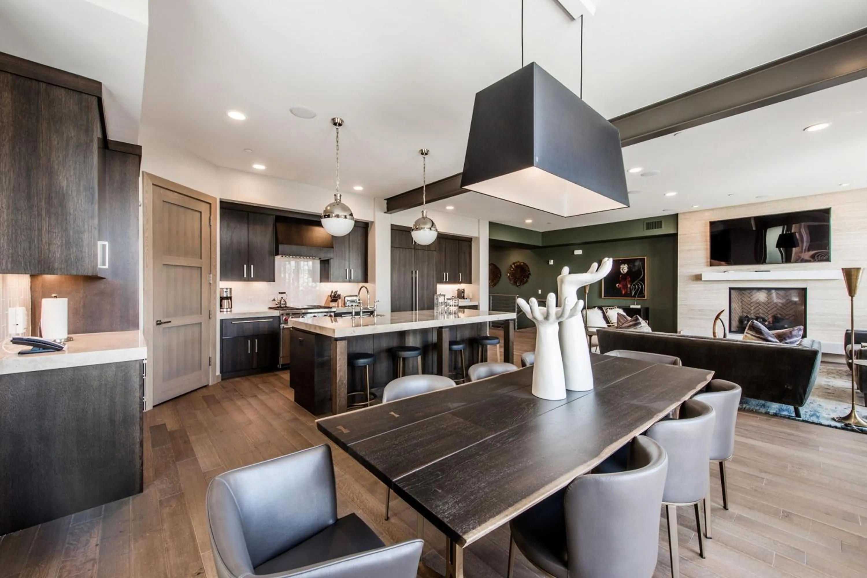 Dining area in Stein Eriksen Residences