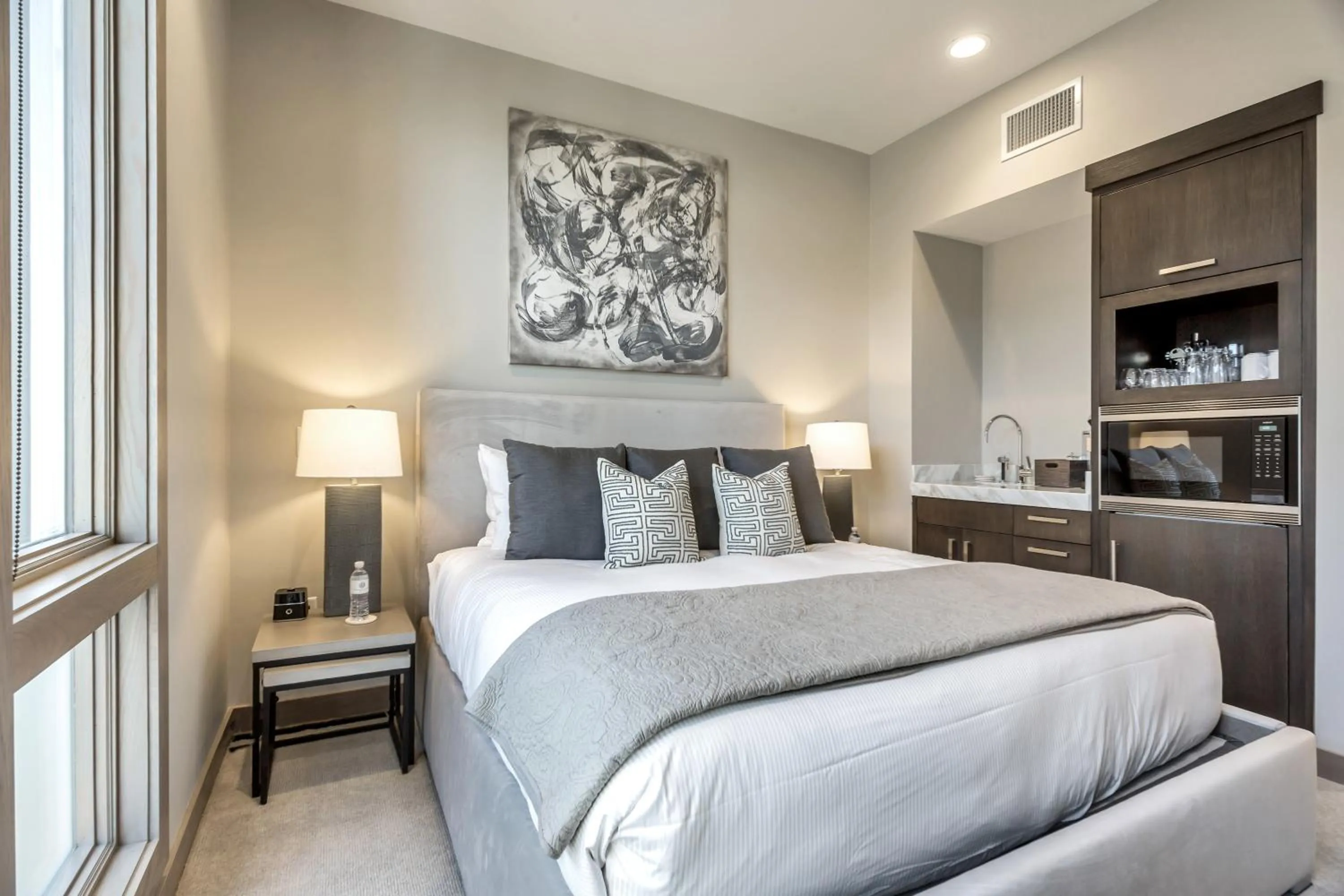 Bedroom, Bed in Stein Eriksen Residences