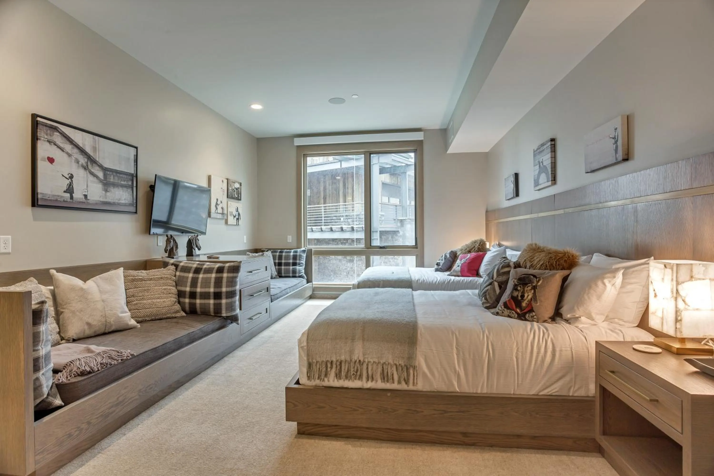 Bedroom, Bed in Stein Eriksen Residences