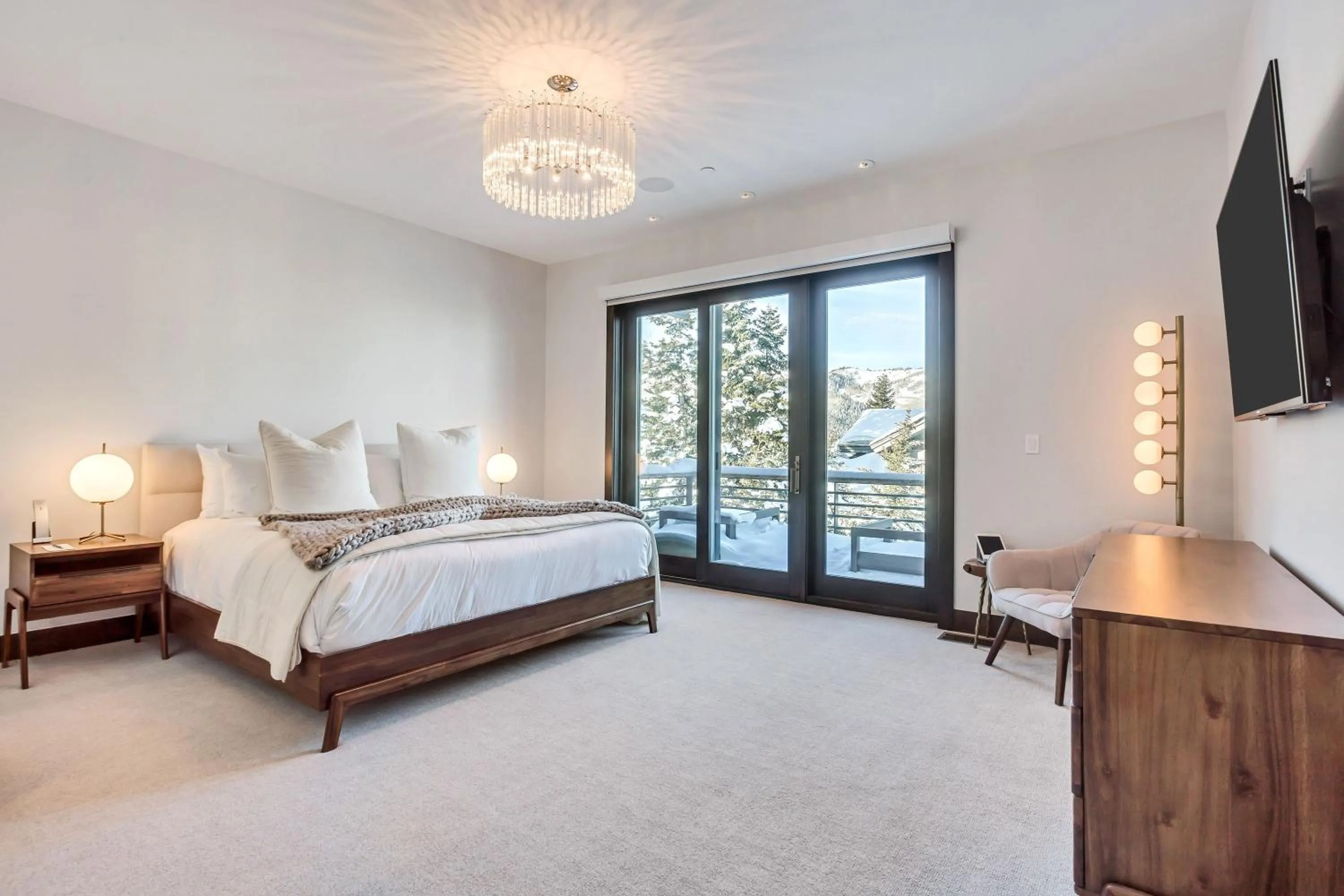 Bedroom, Bed in Stein Eriksen Residences