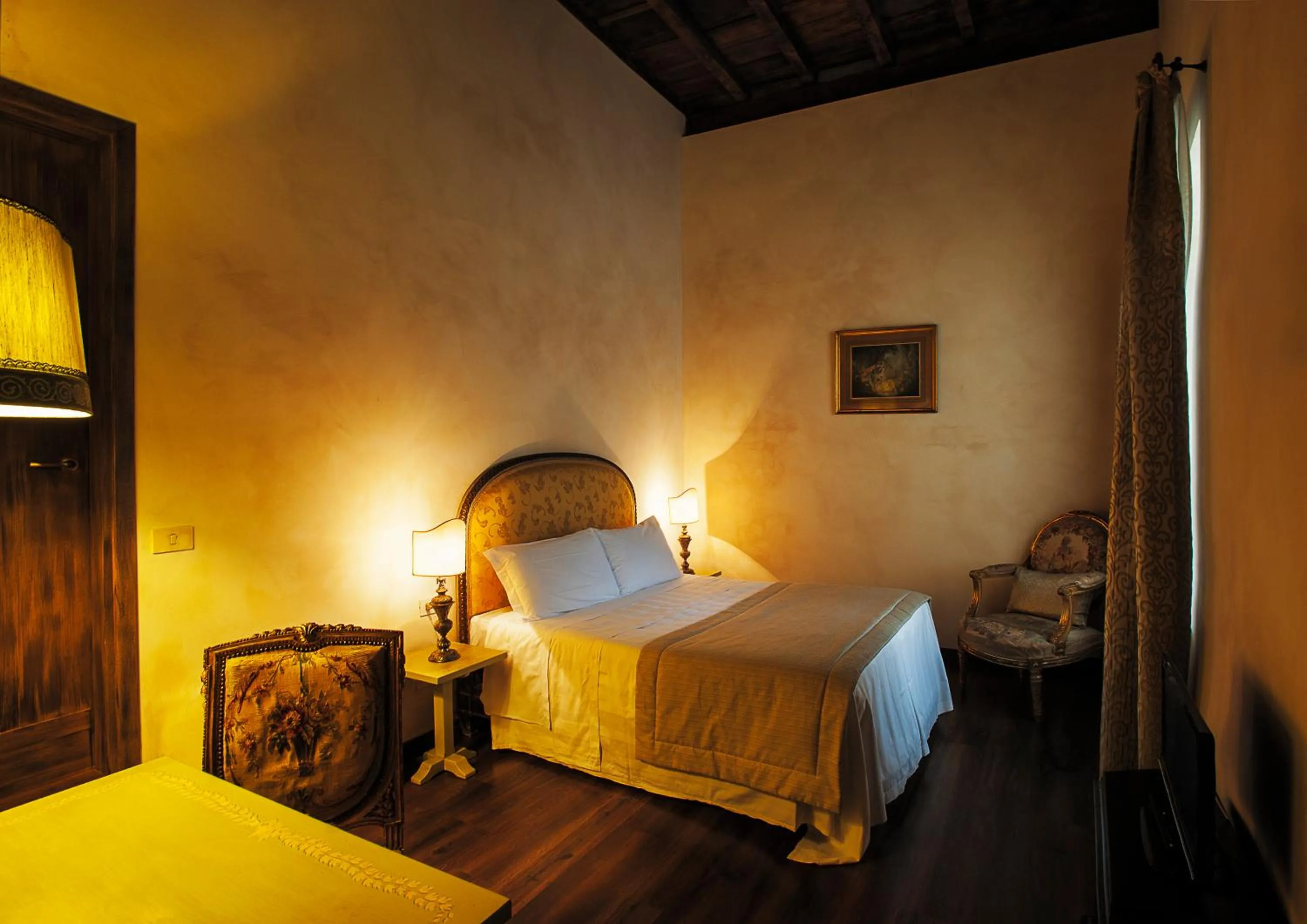 Photo of the whole room, Bed in Castello Di Compiano Hotel Relais Museum