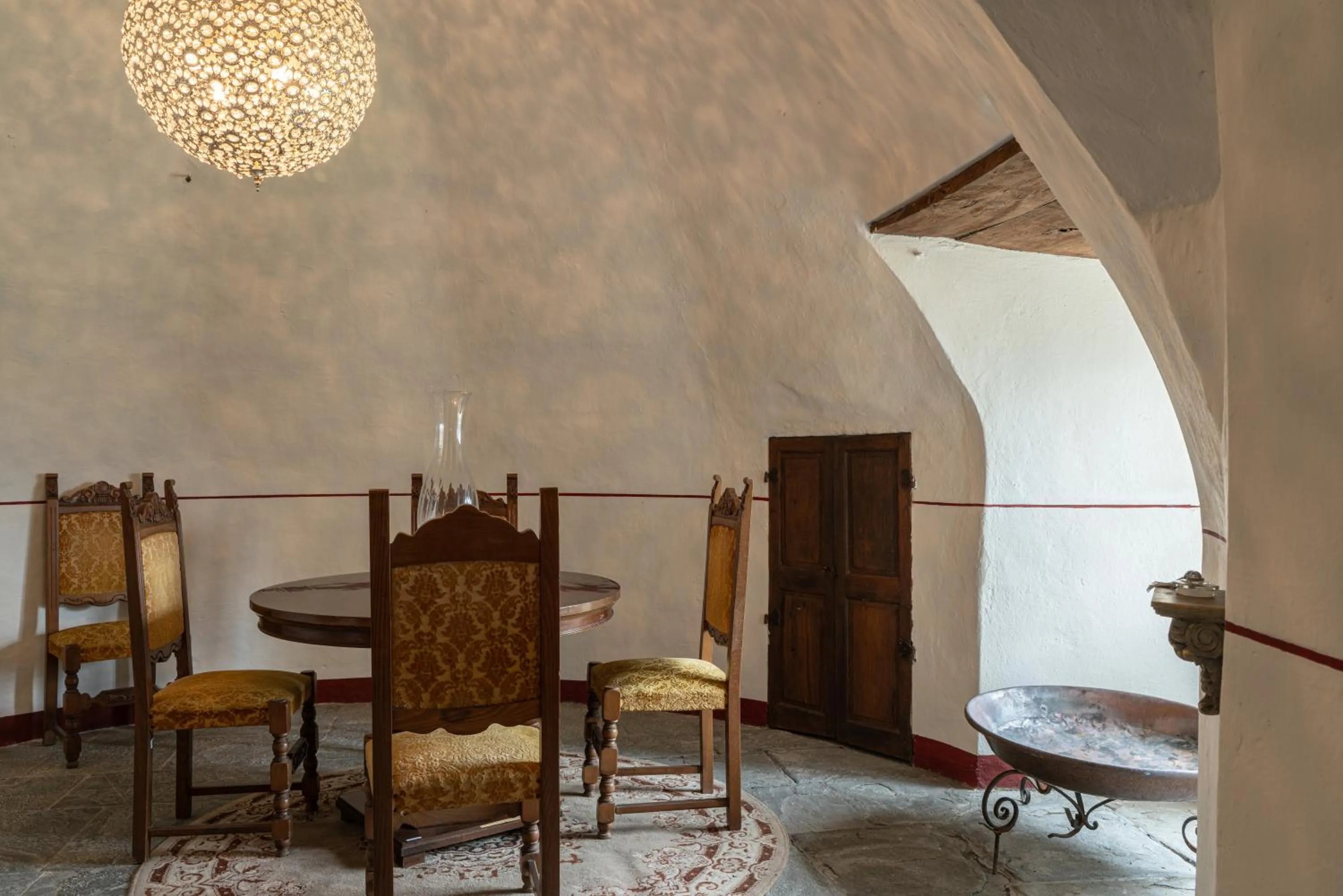 Castello Di Compiano Hotel Relais Museum