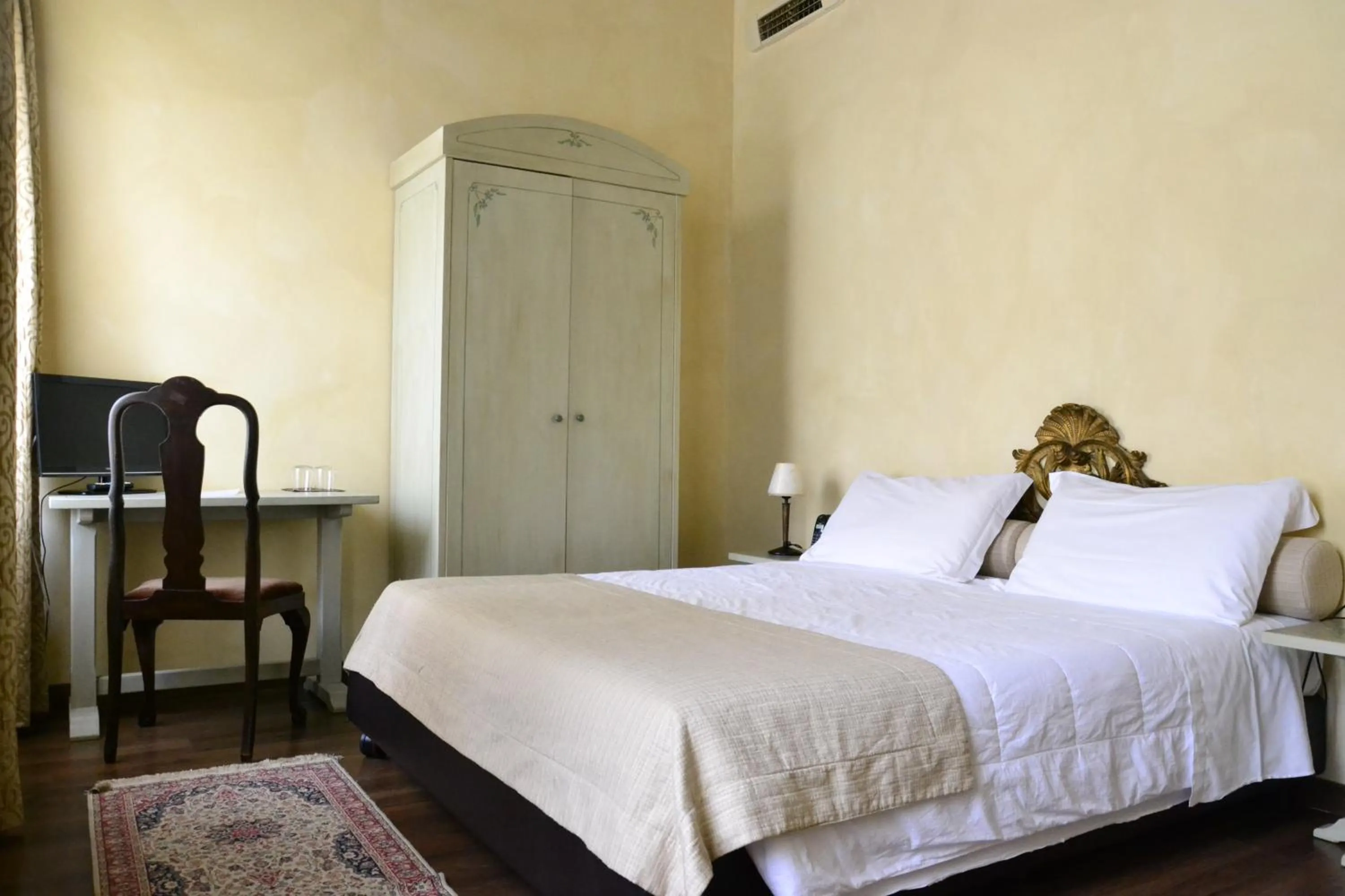 Triple Room in Castello Di Compiano Hotel Relais Museum