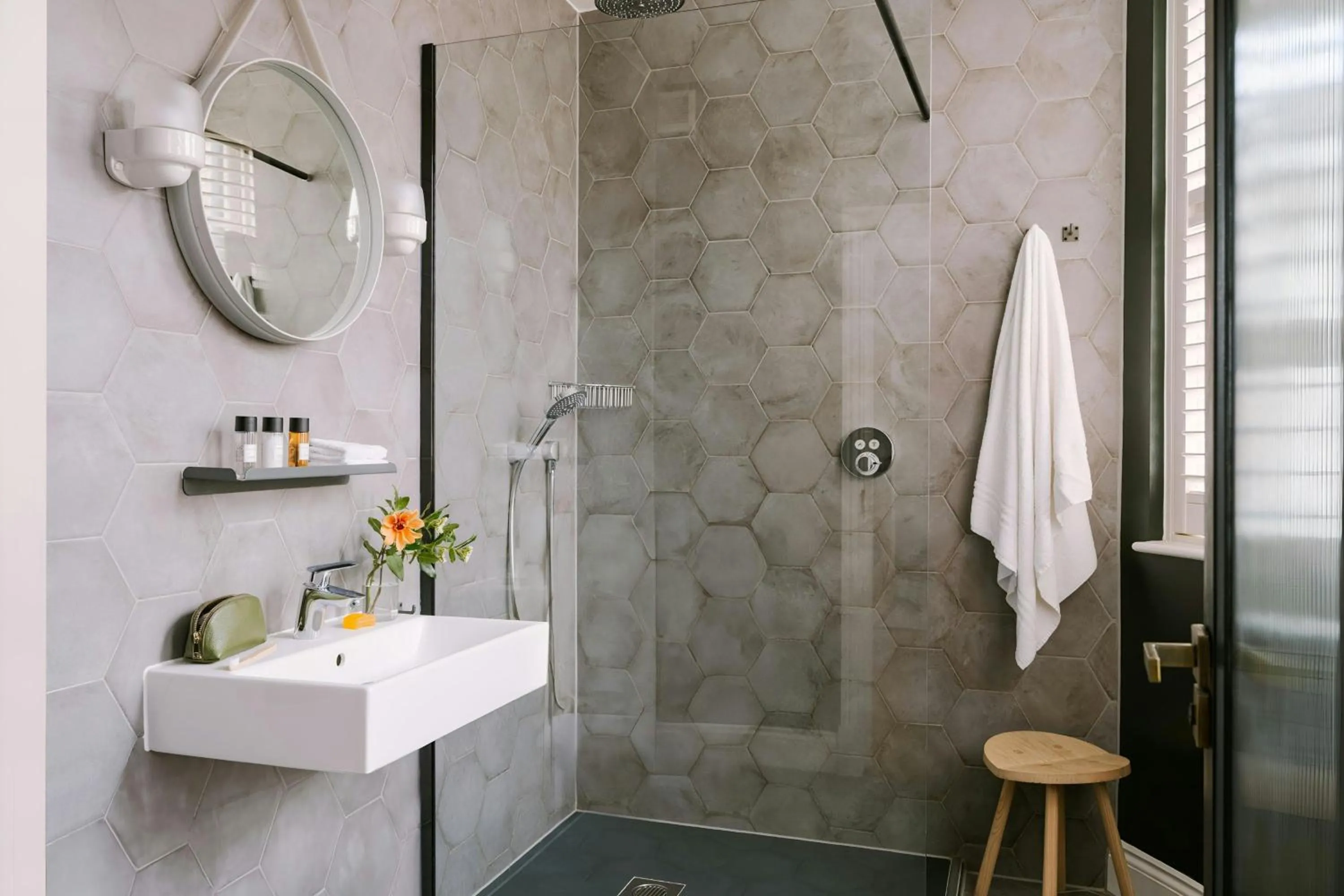 Bathroom in Chelsea Green Hotel, Sonder by Marriott Bonvoy