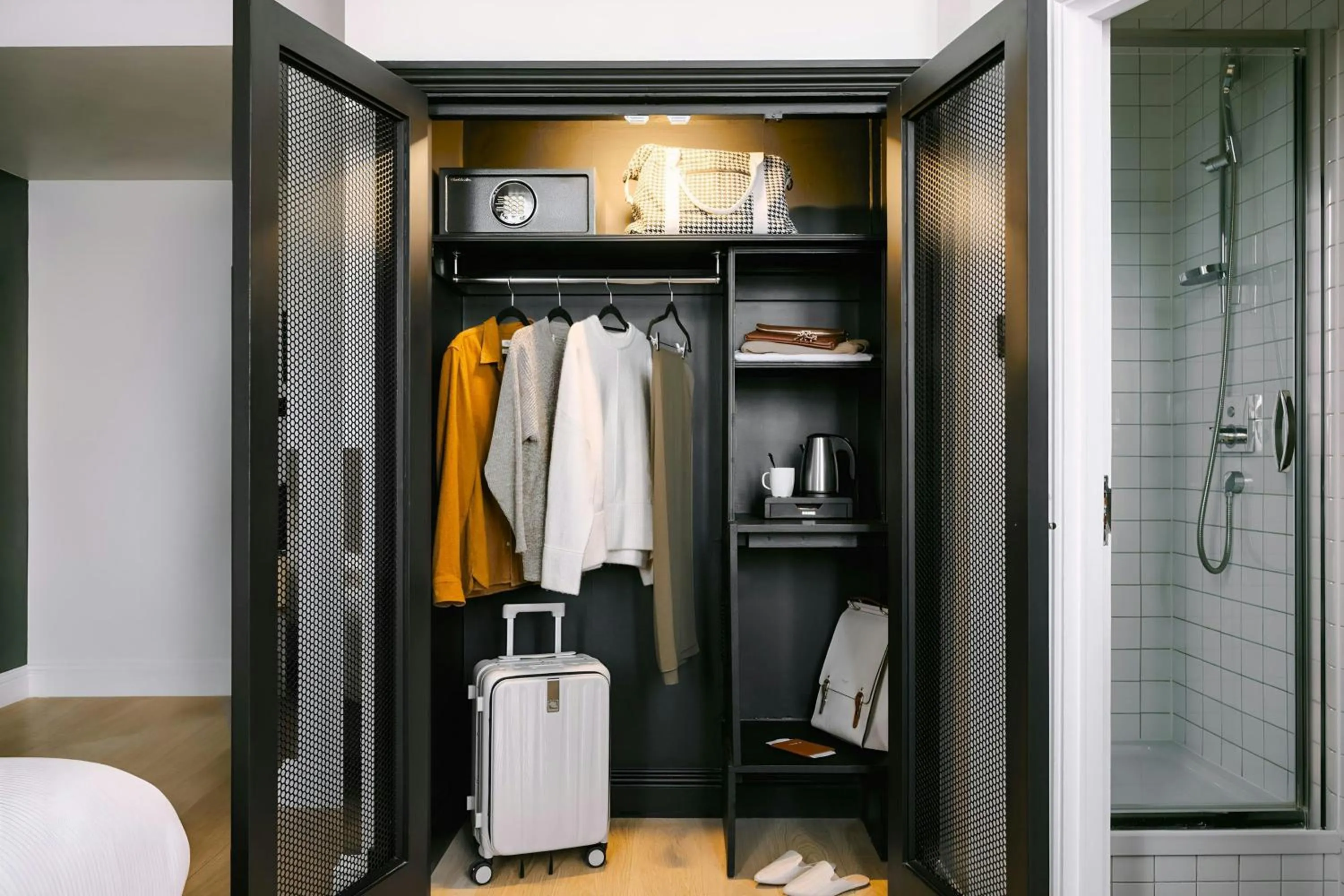 Bedroom in Chelsea Green Hotel, Sonder by Marriott Bonvoy