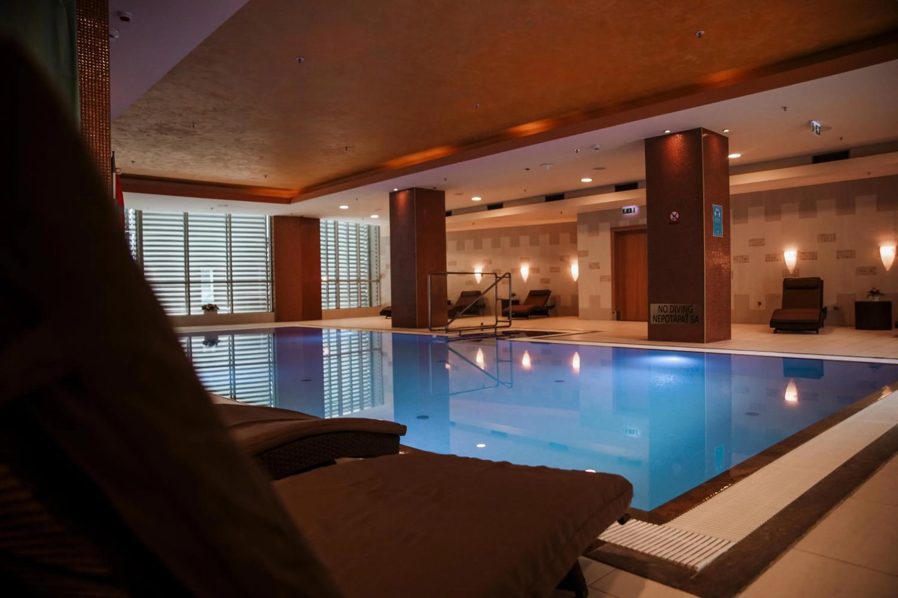 Swimming pool in DoubleTree by Hilton Bratislava