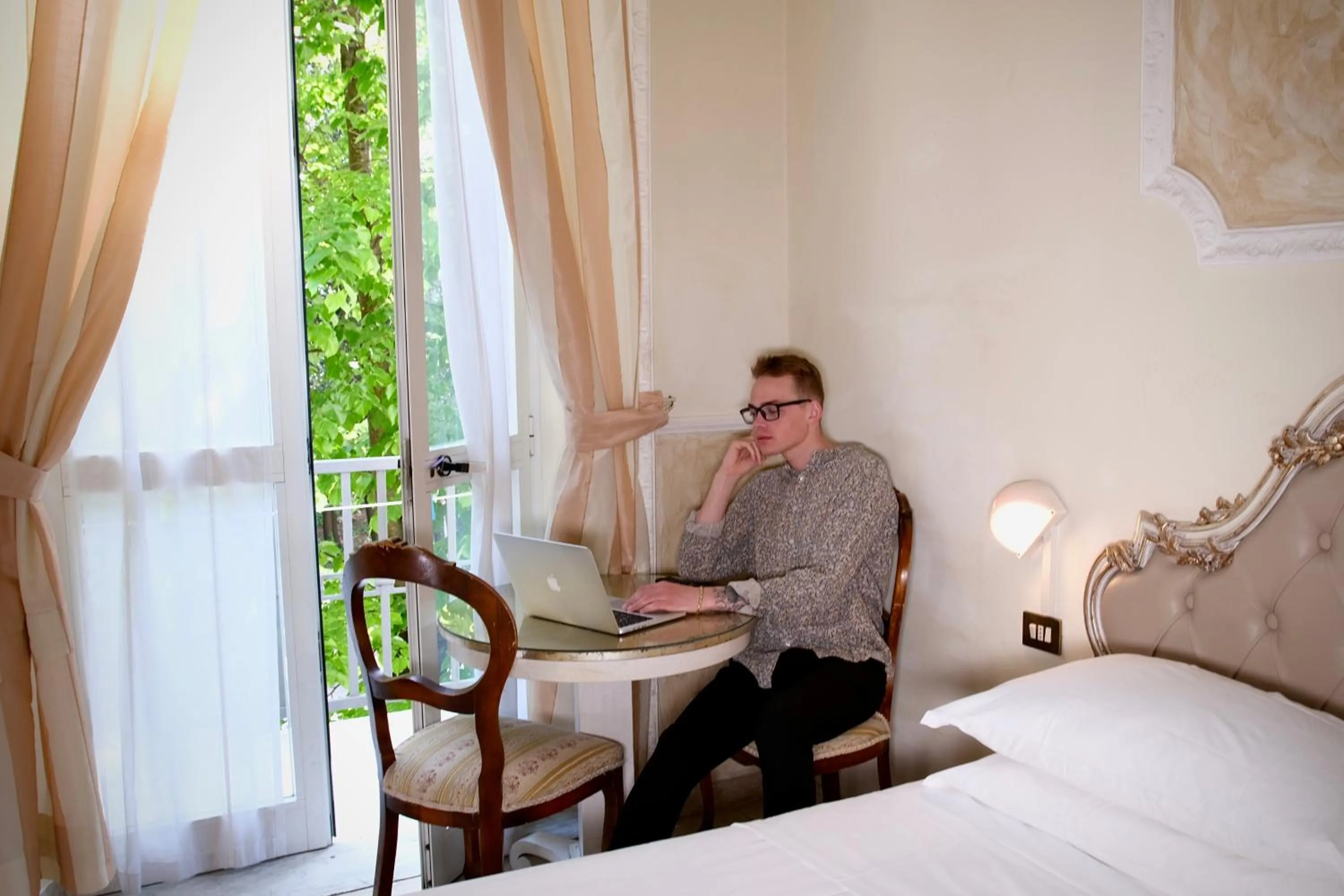 People, Bed in Hotel Tahiti