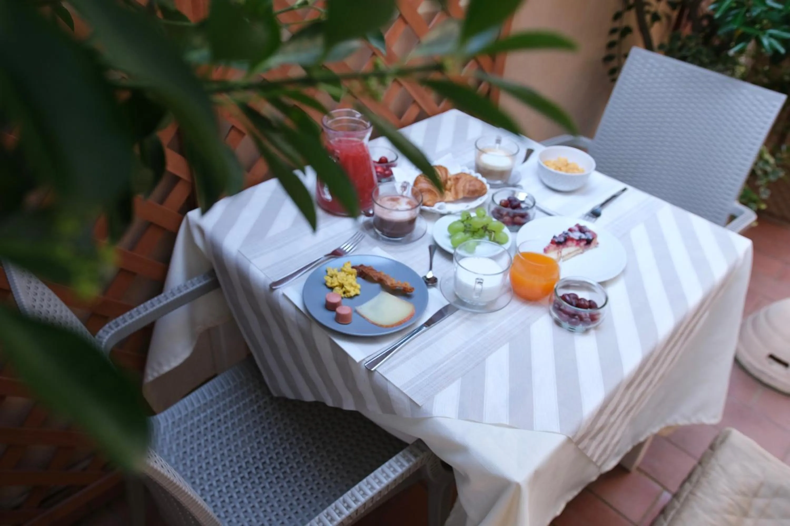 Breakfast in Hotel Tahiti