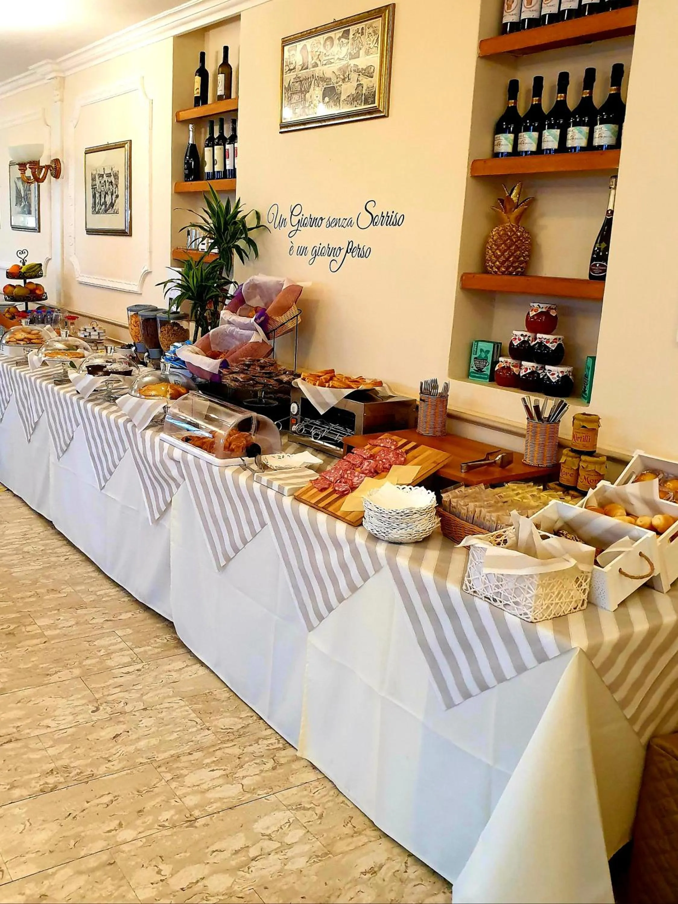 Breakfast in Hotel Tahiti