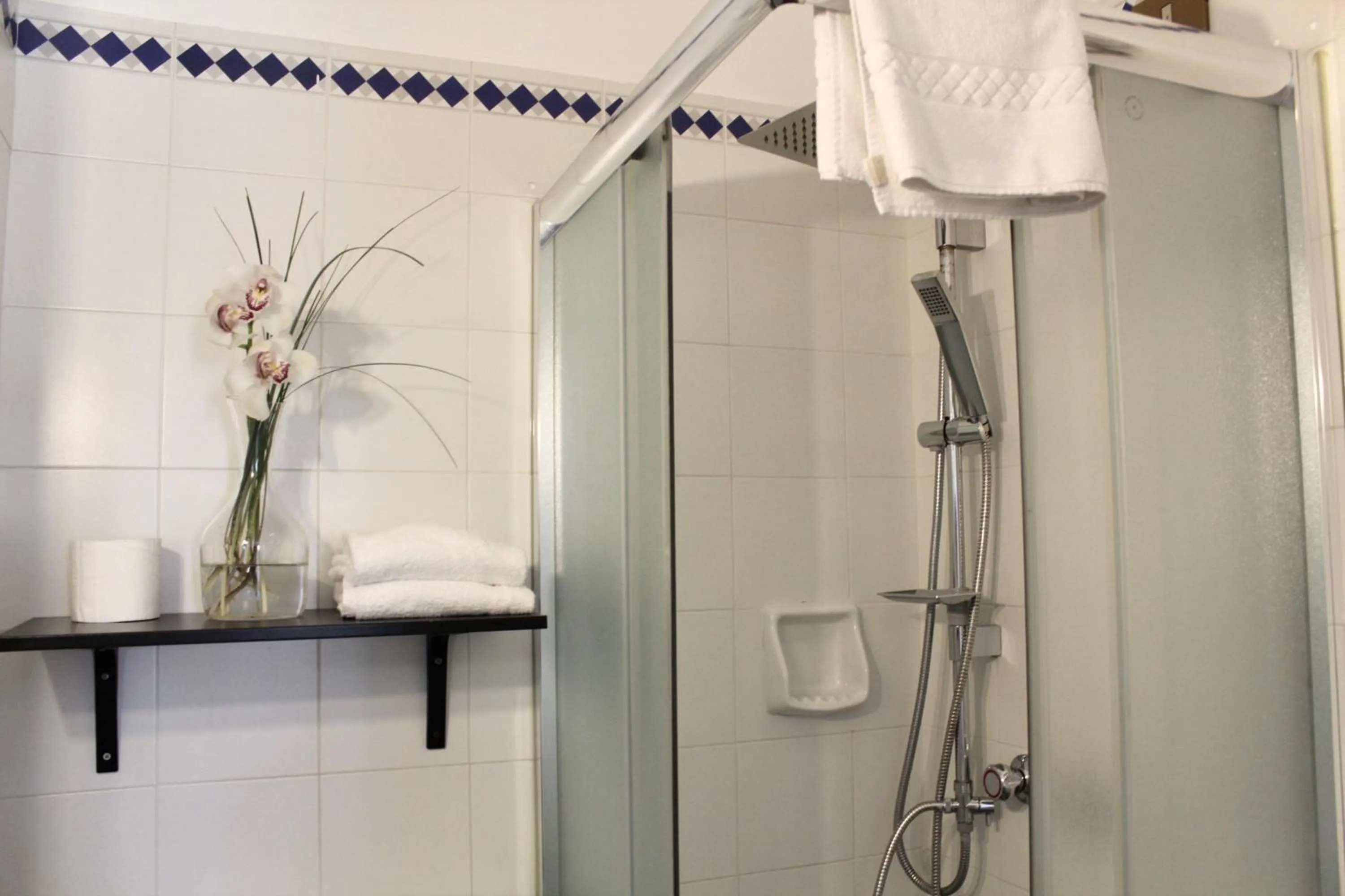 Bathroom in Hotel Tahiti