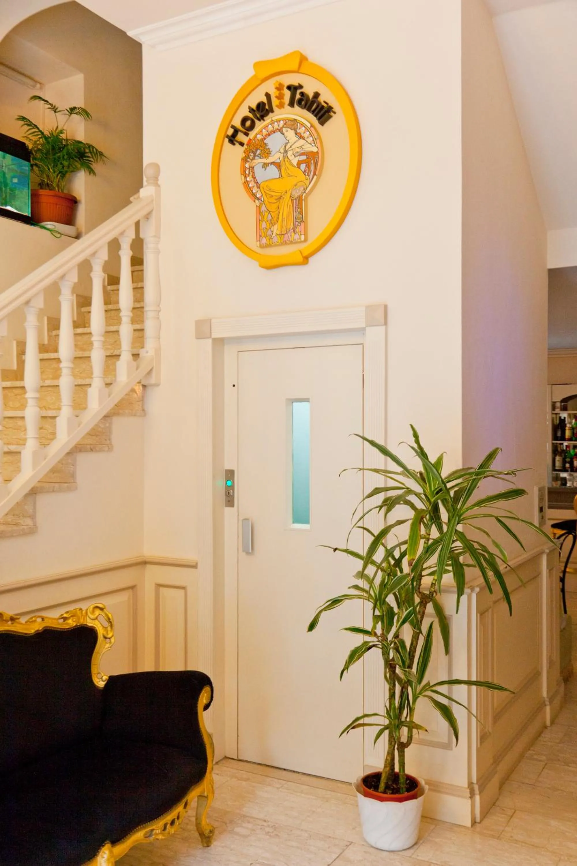 Lobby or reception in Hotel Tahiti