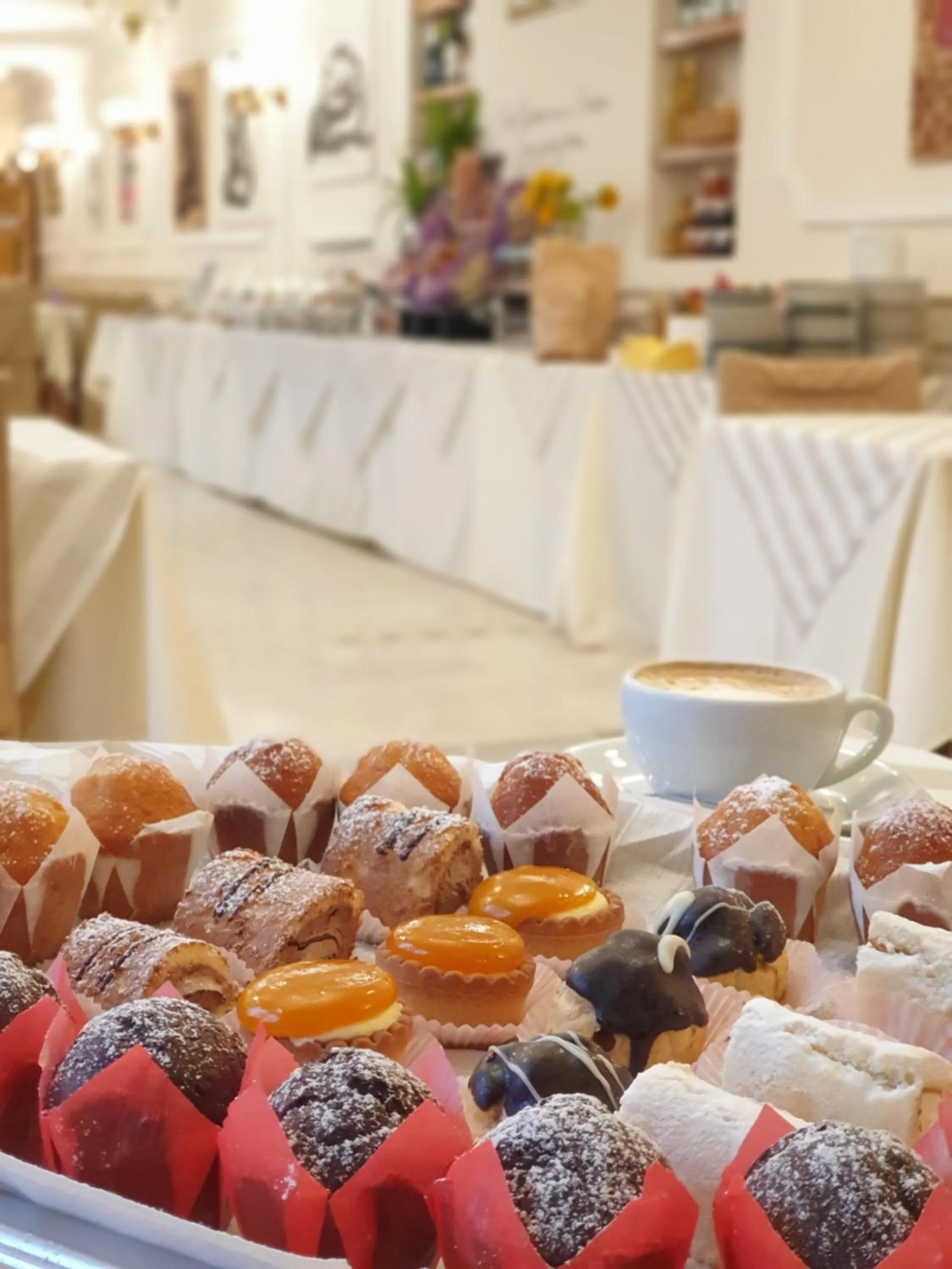 Breakfast in Hotel Tahiti