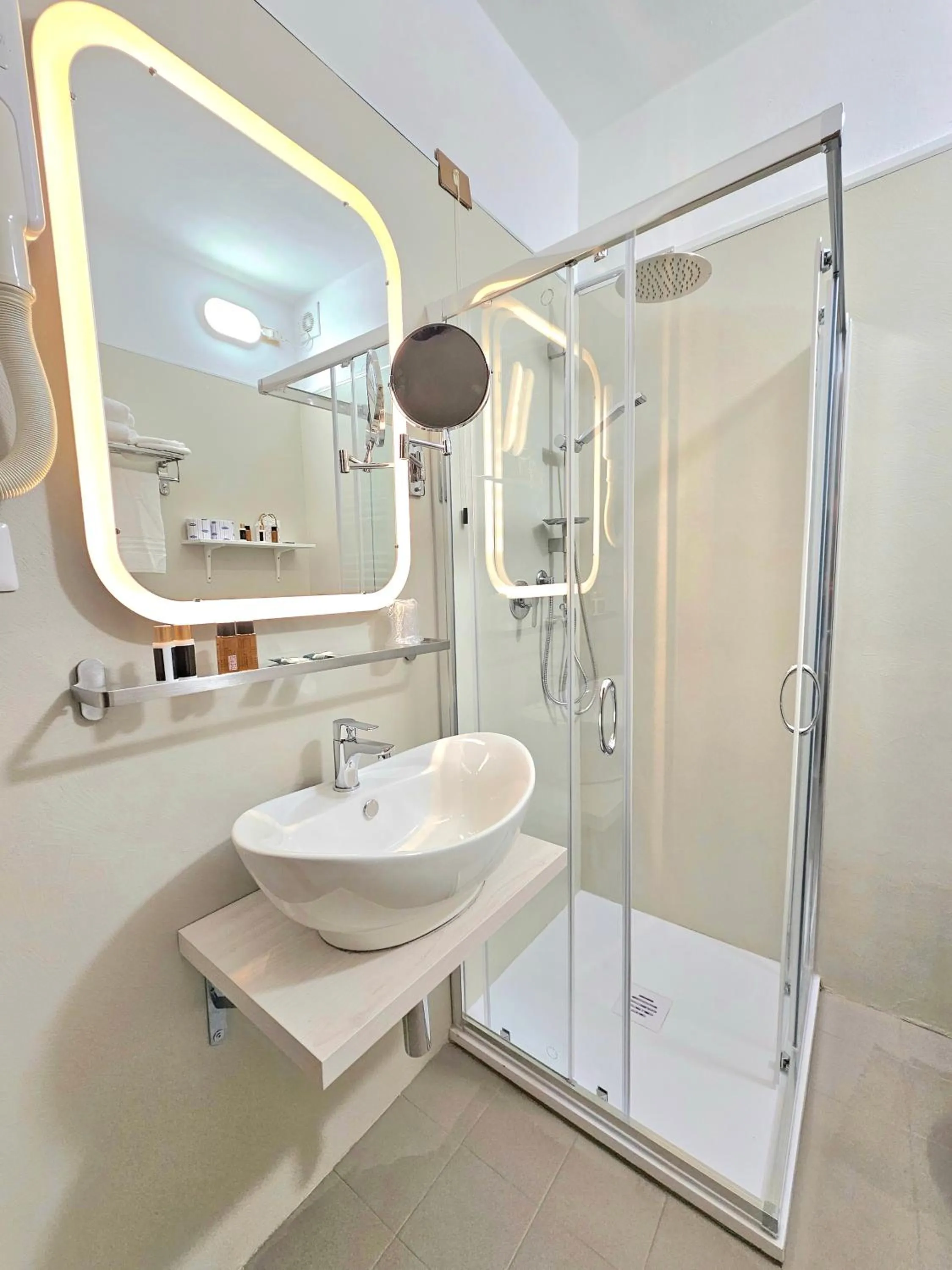 Bathroom in Hotel Tahiti