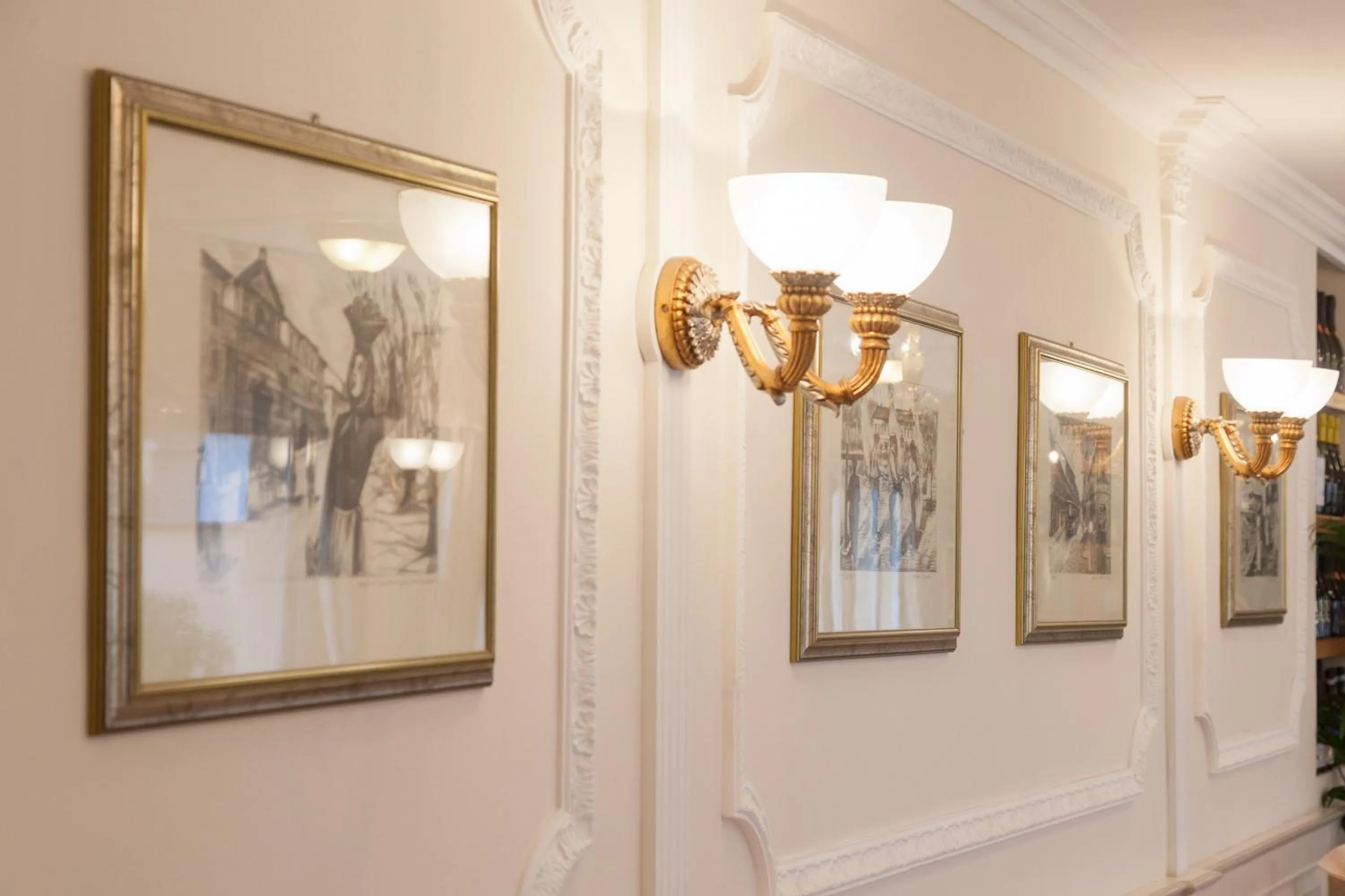 Decorative detail in Hotel Tahiti