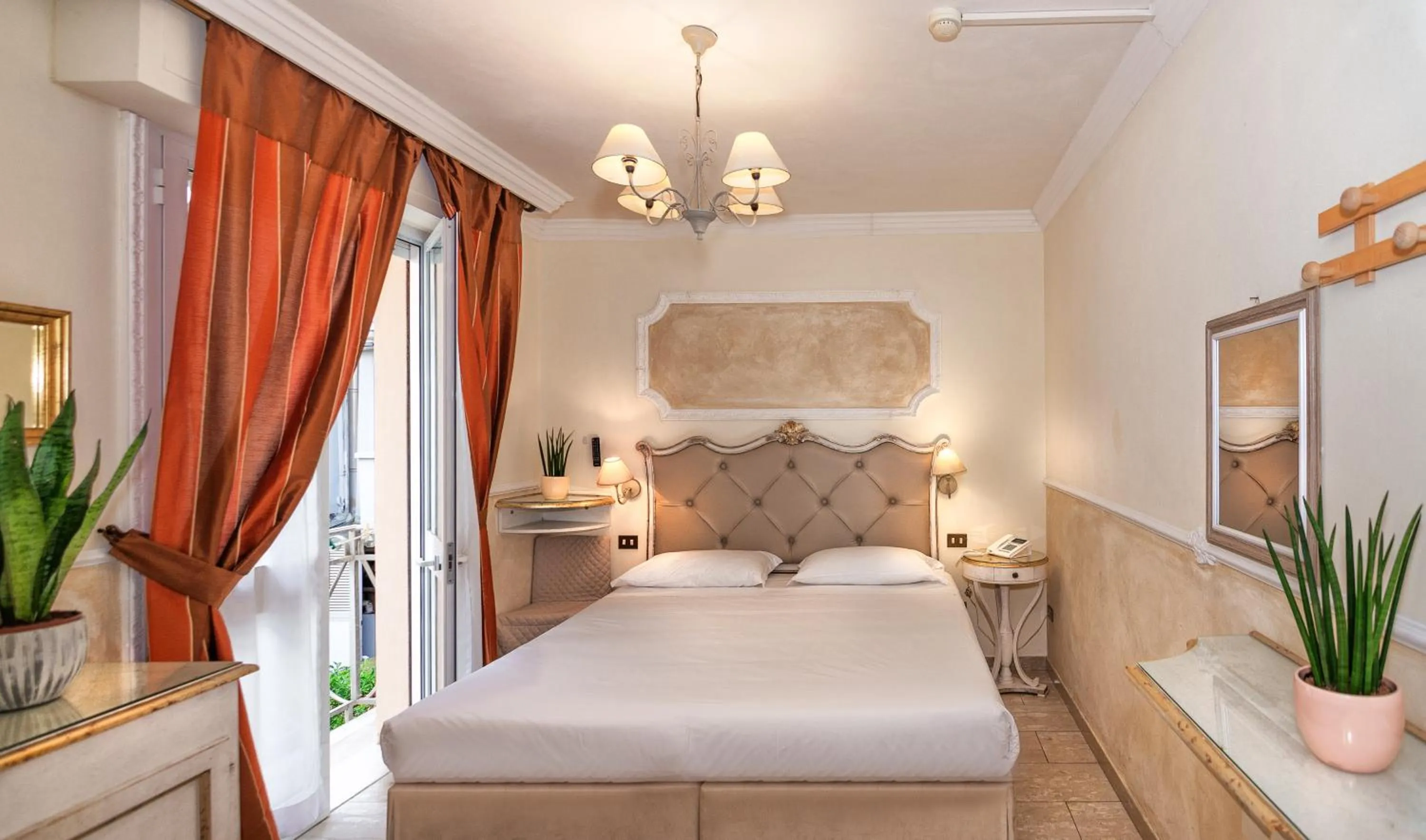 Bedroom, Bed in Hotel Tahiti