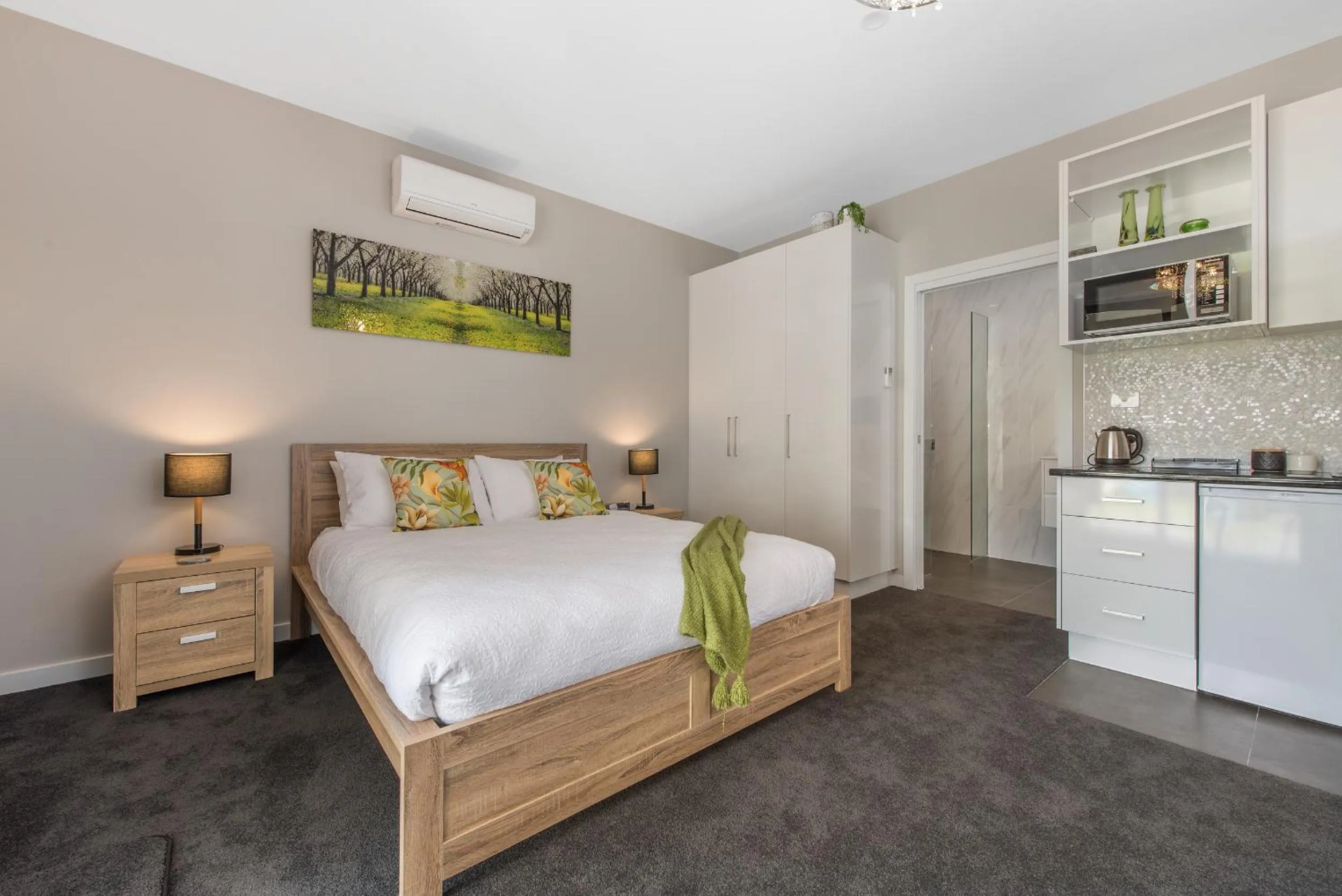 Bed in The Wellington Bed and Breakfast