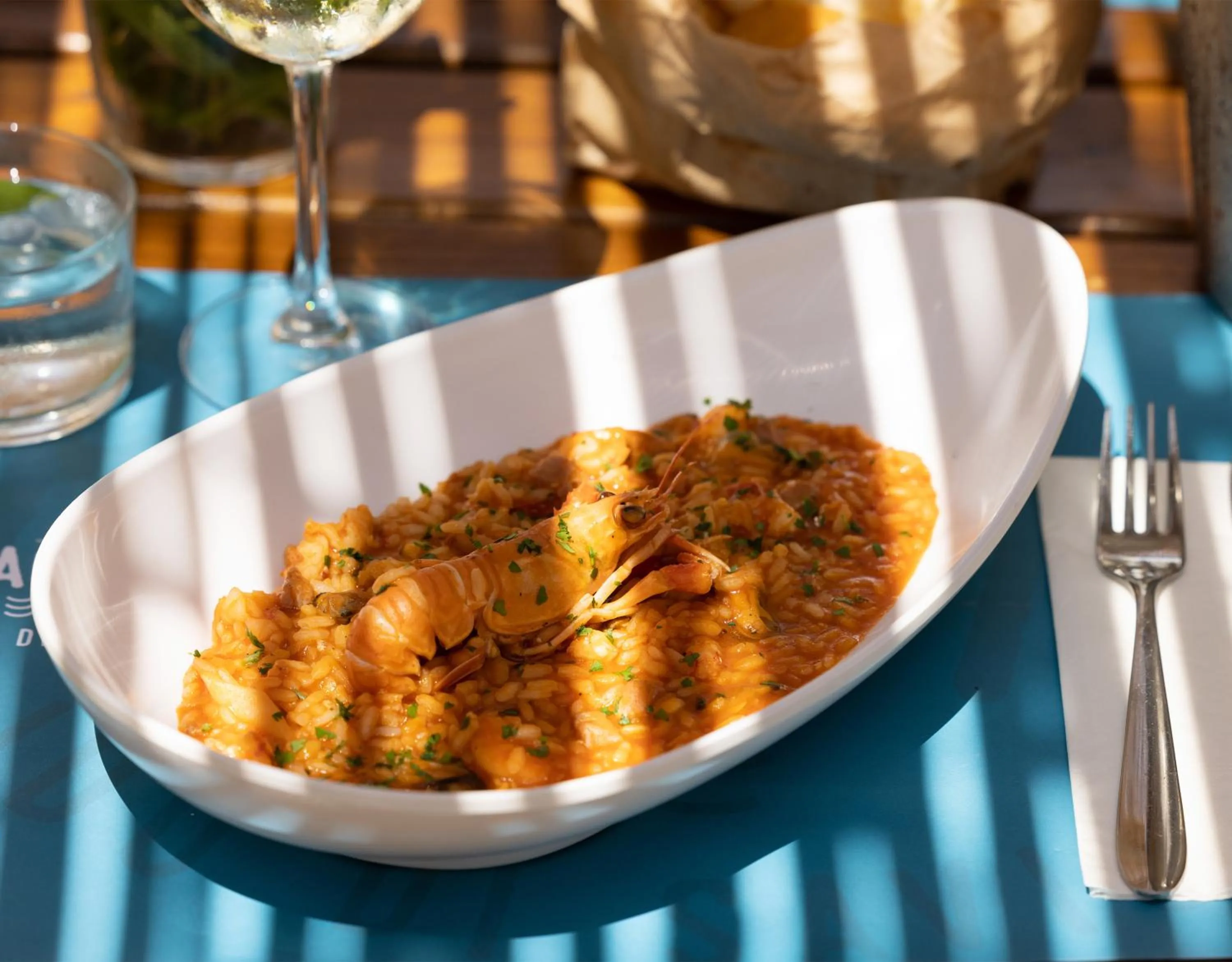 Restaurant/places to eat in Hotel Constellation