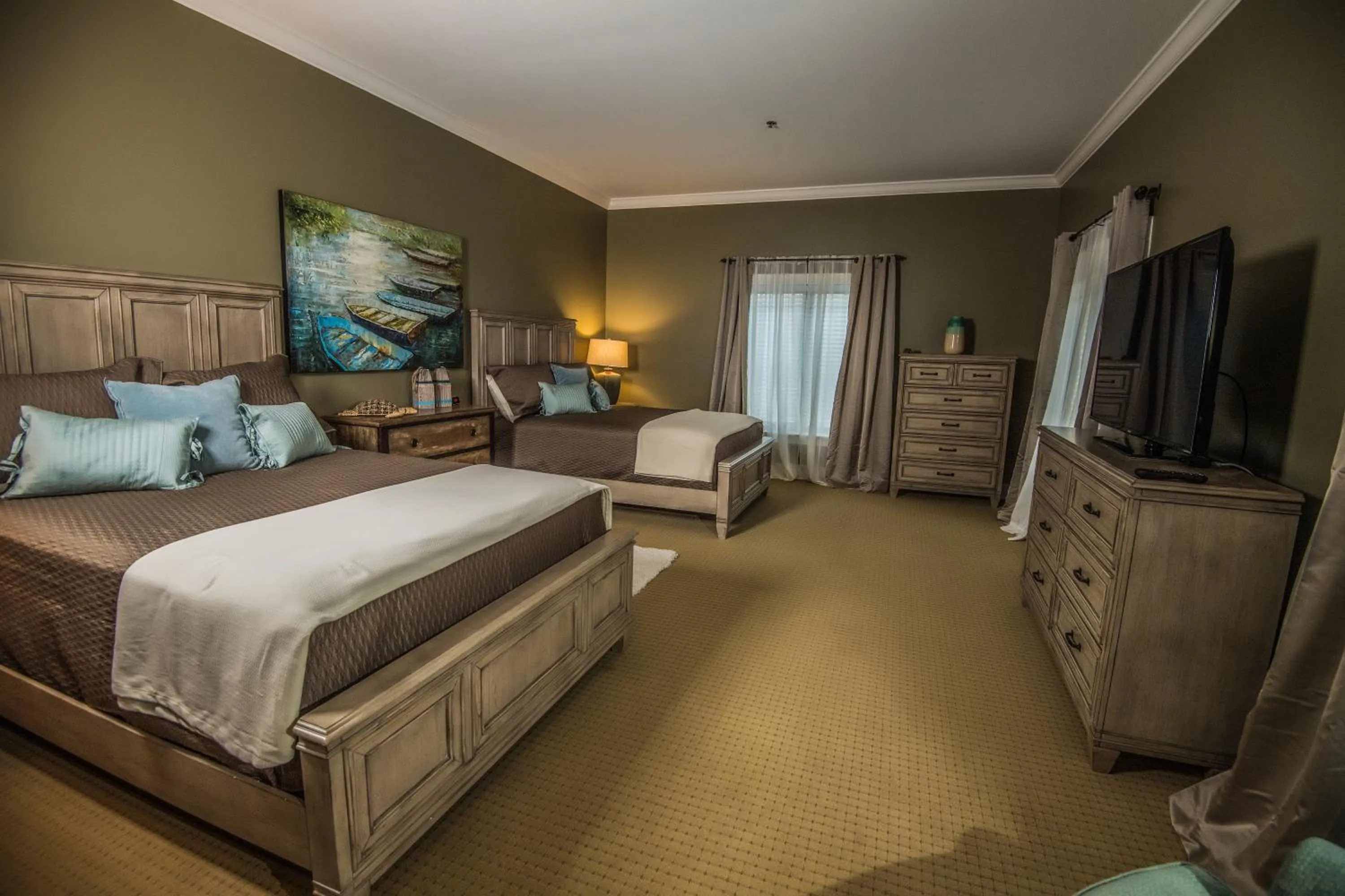 Bed in Magnolia Creek Lodge