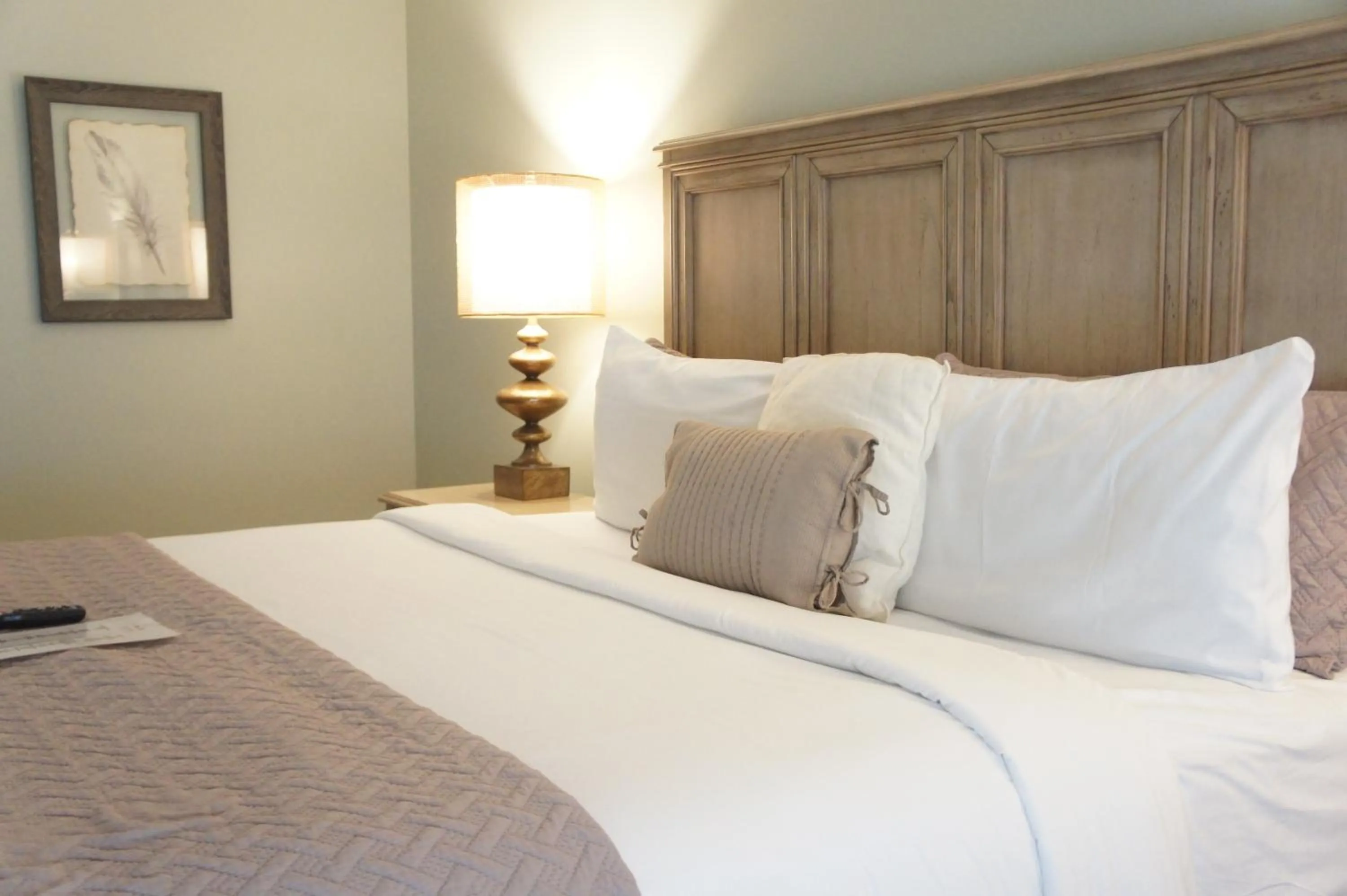 Bed in Magnolia Creek Lodge