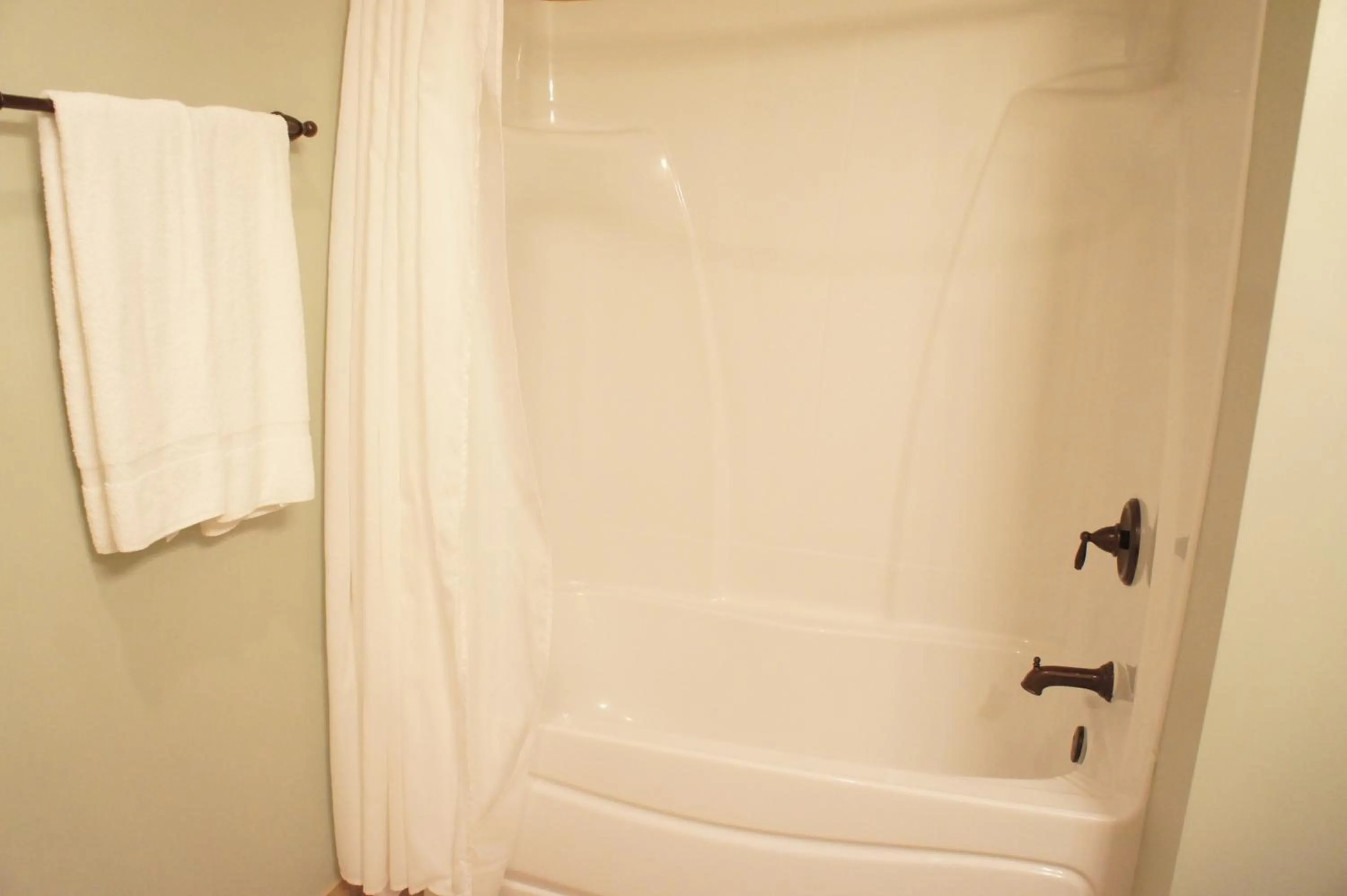 Magnolia Creek Lodge