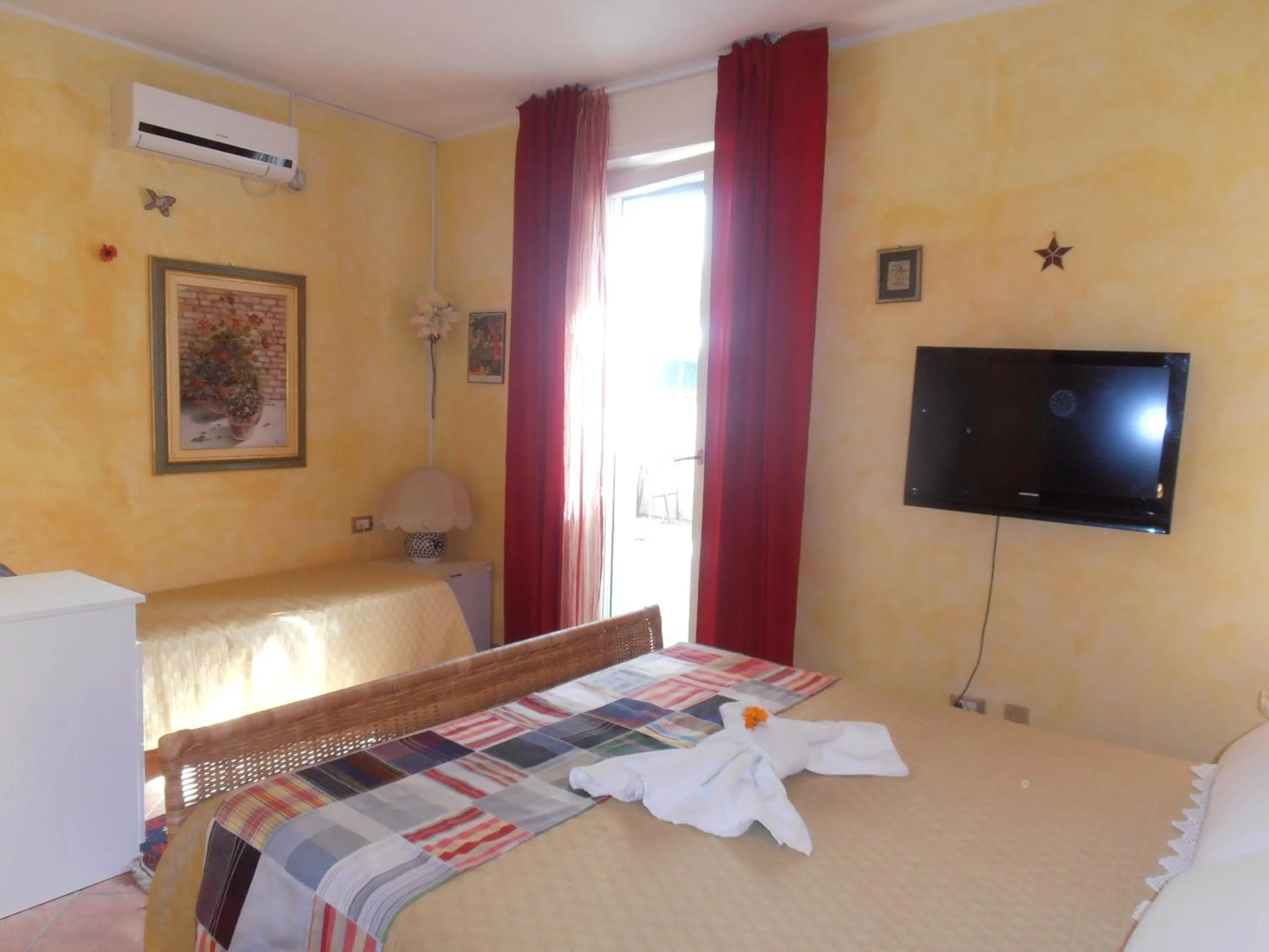 TV/Entertainment Center in B&B Amici Miei