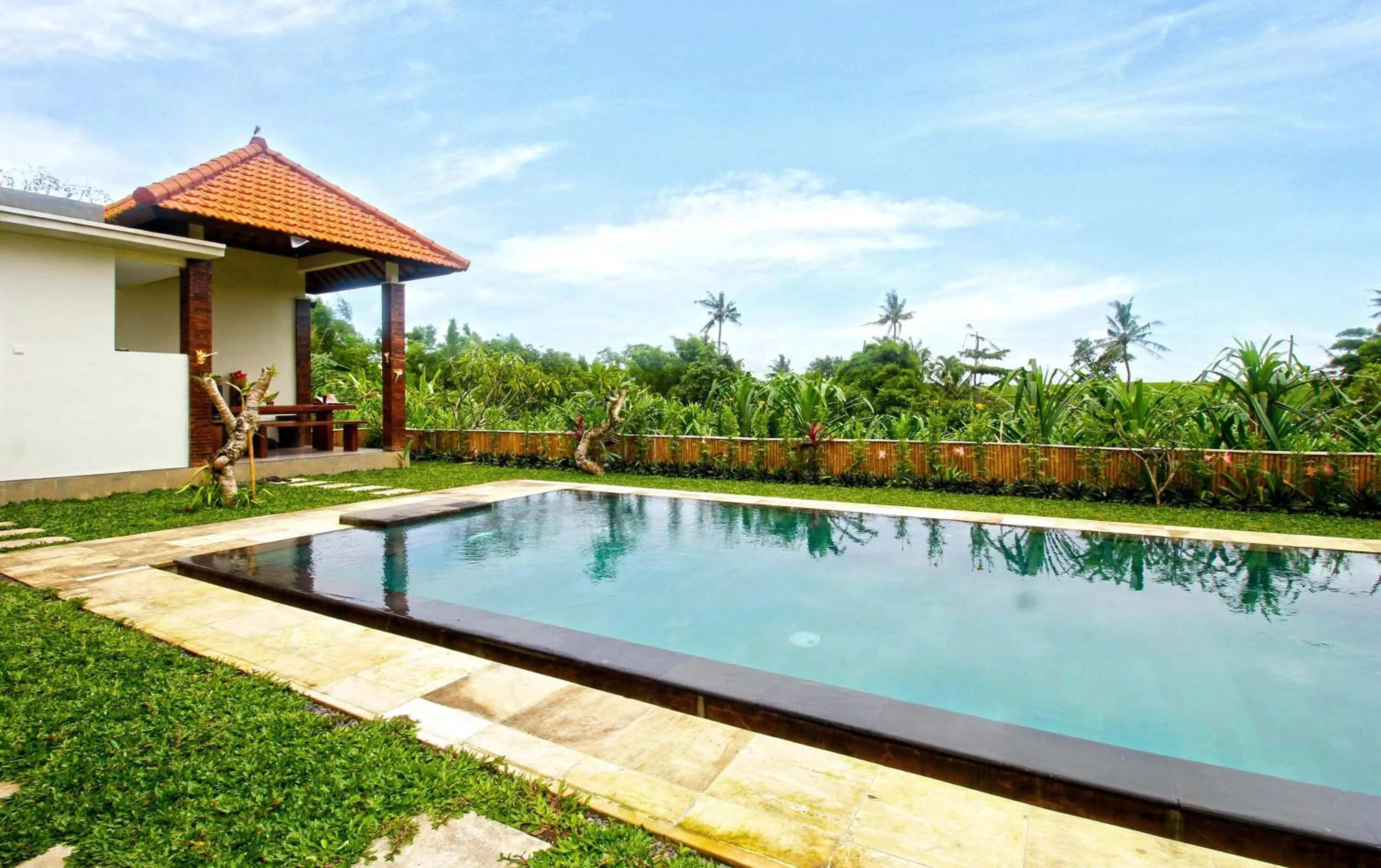 Swimming pool in Umah Nugraha