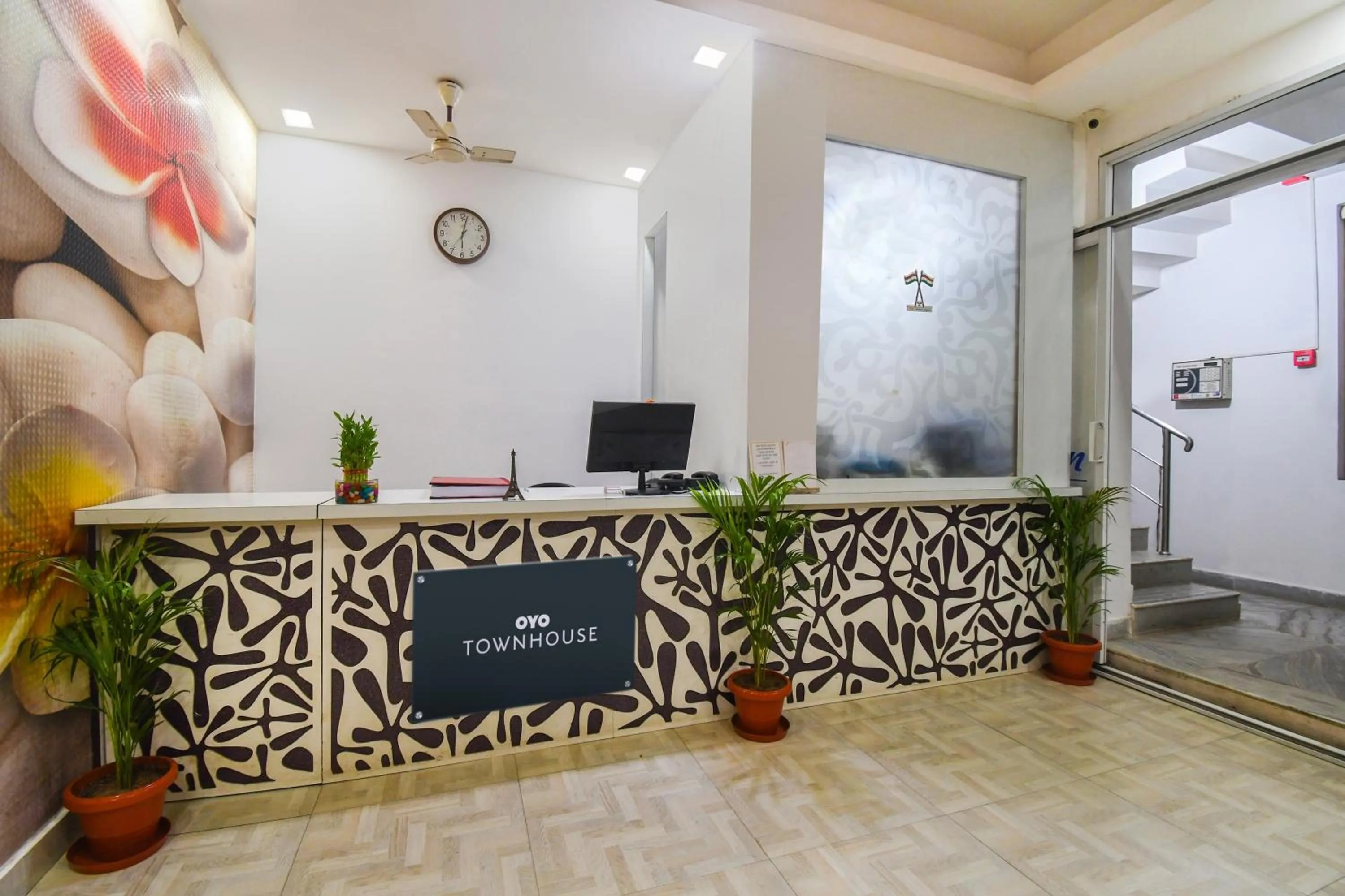 Lobby or reception in Townhouse Best Inn