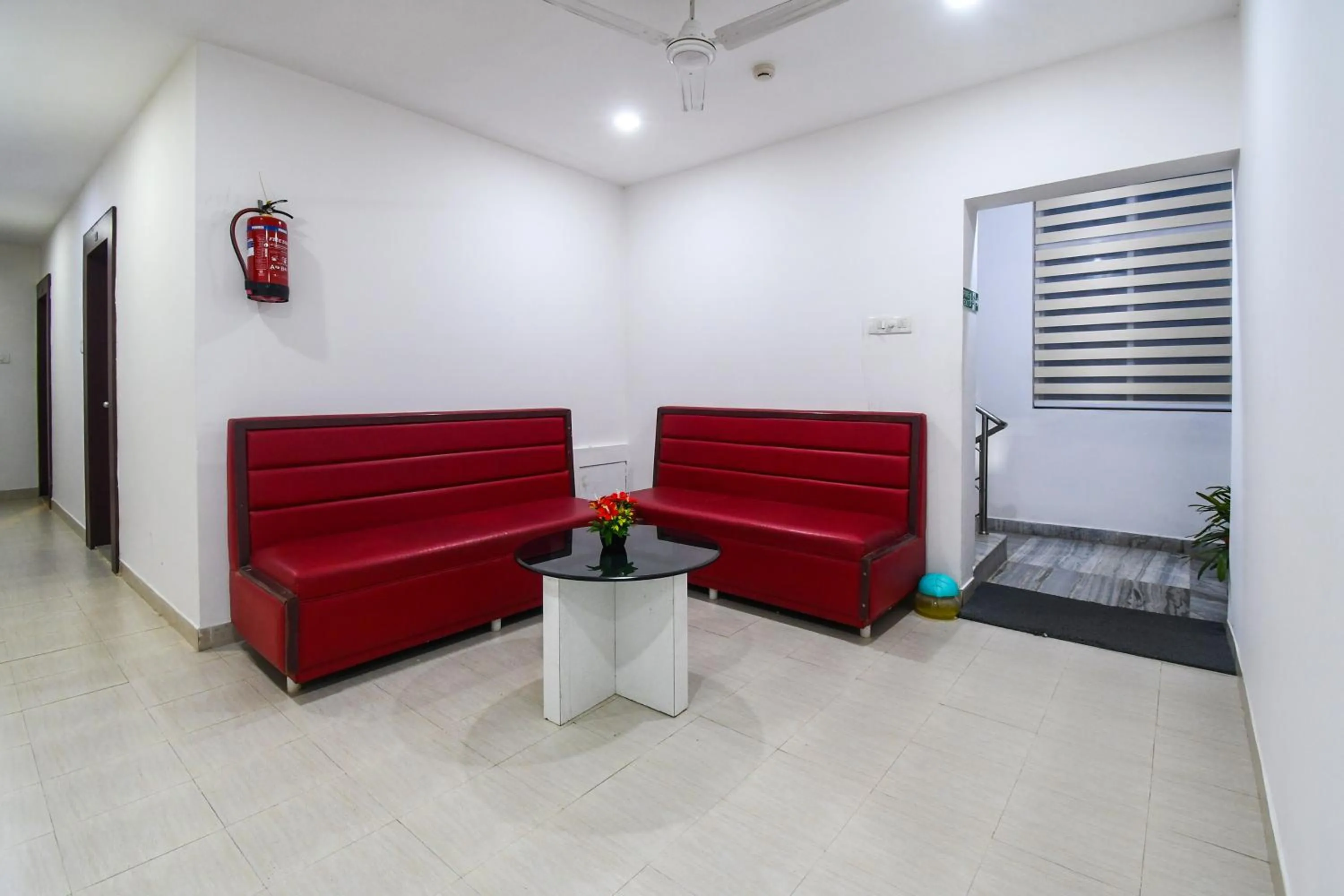 Lobby or reception in Townhouse Best Inn