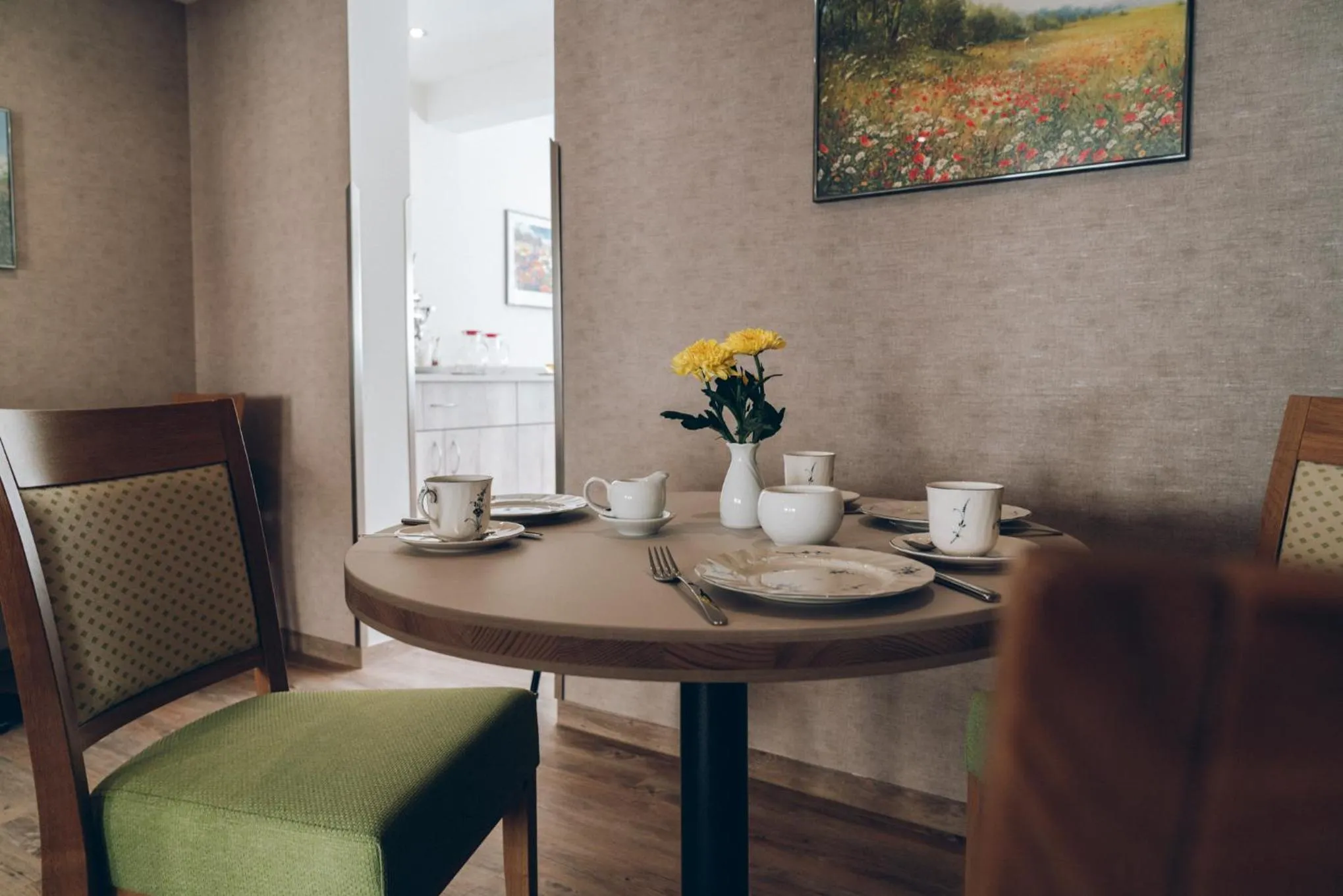 Restaurant/places to eat in Adelheid Hotel garni