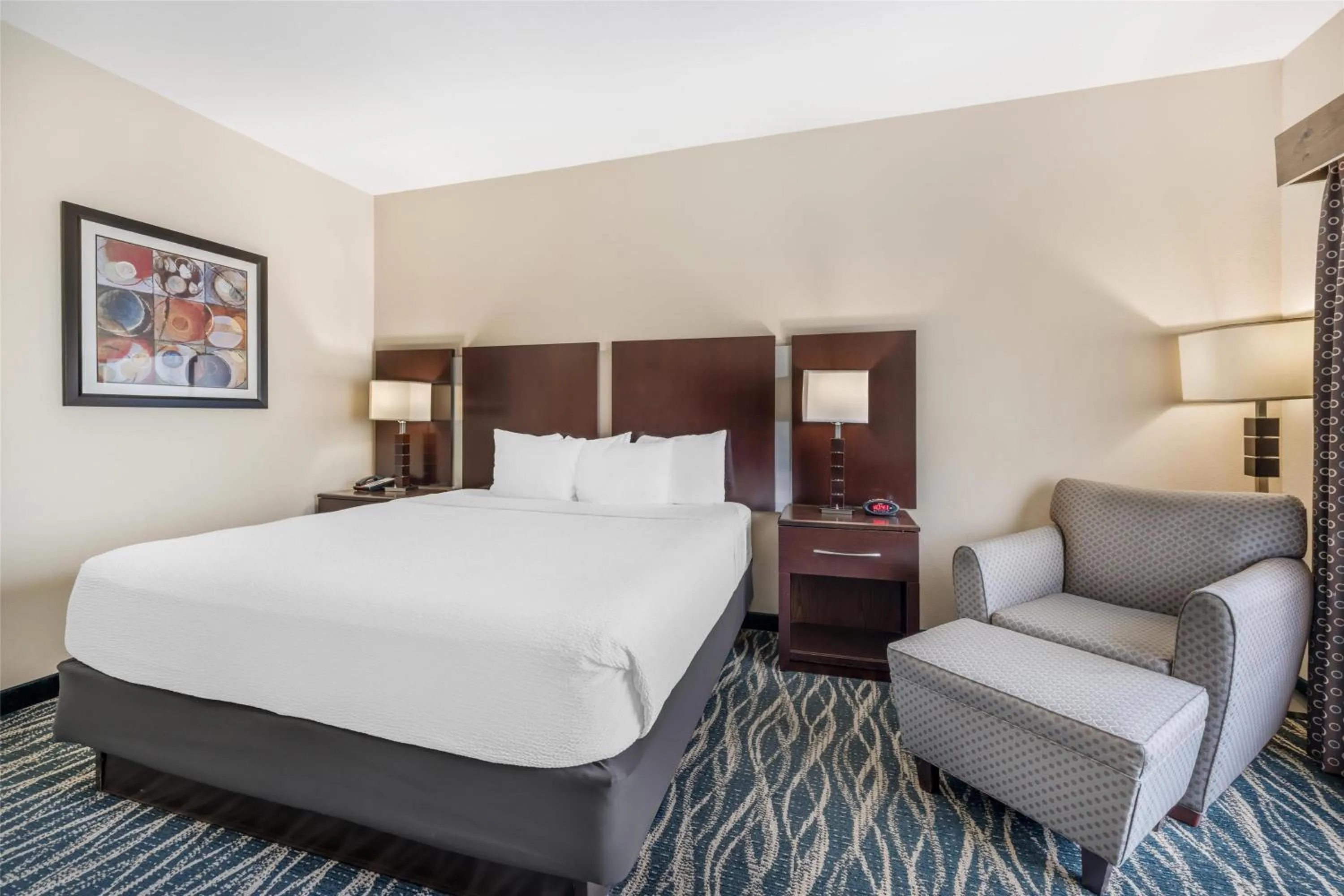 Bedroom, Bed in Best Western Plus Eastgate Inn & Suites