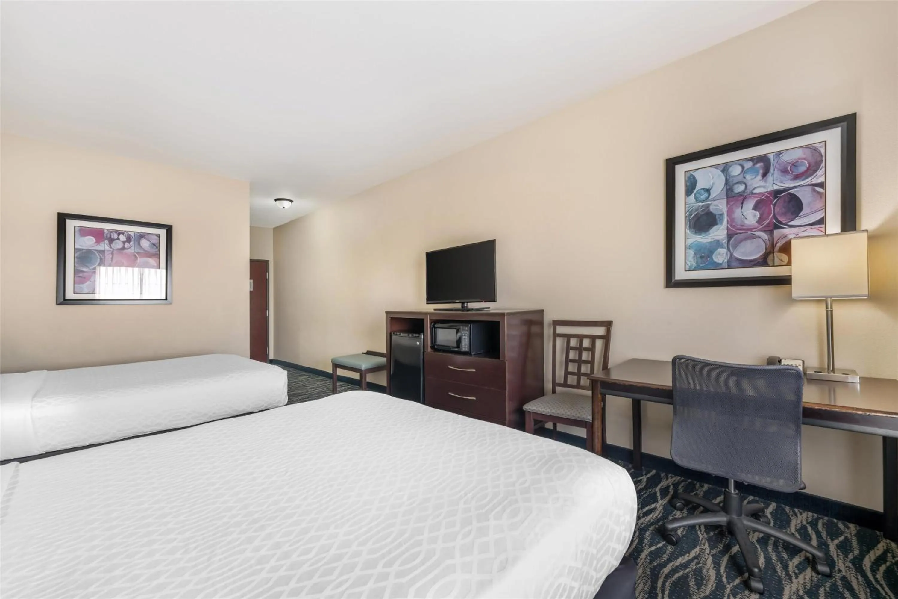 Bedroom, Bed in Best Western Plus Eastgate Inn & Suites