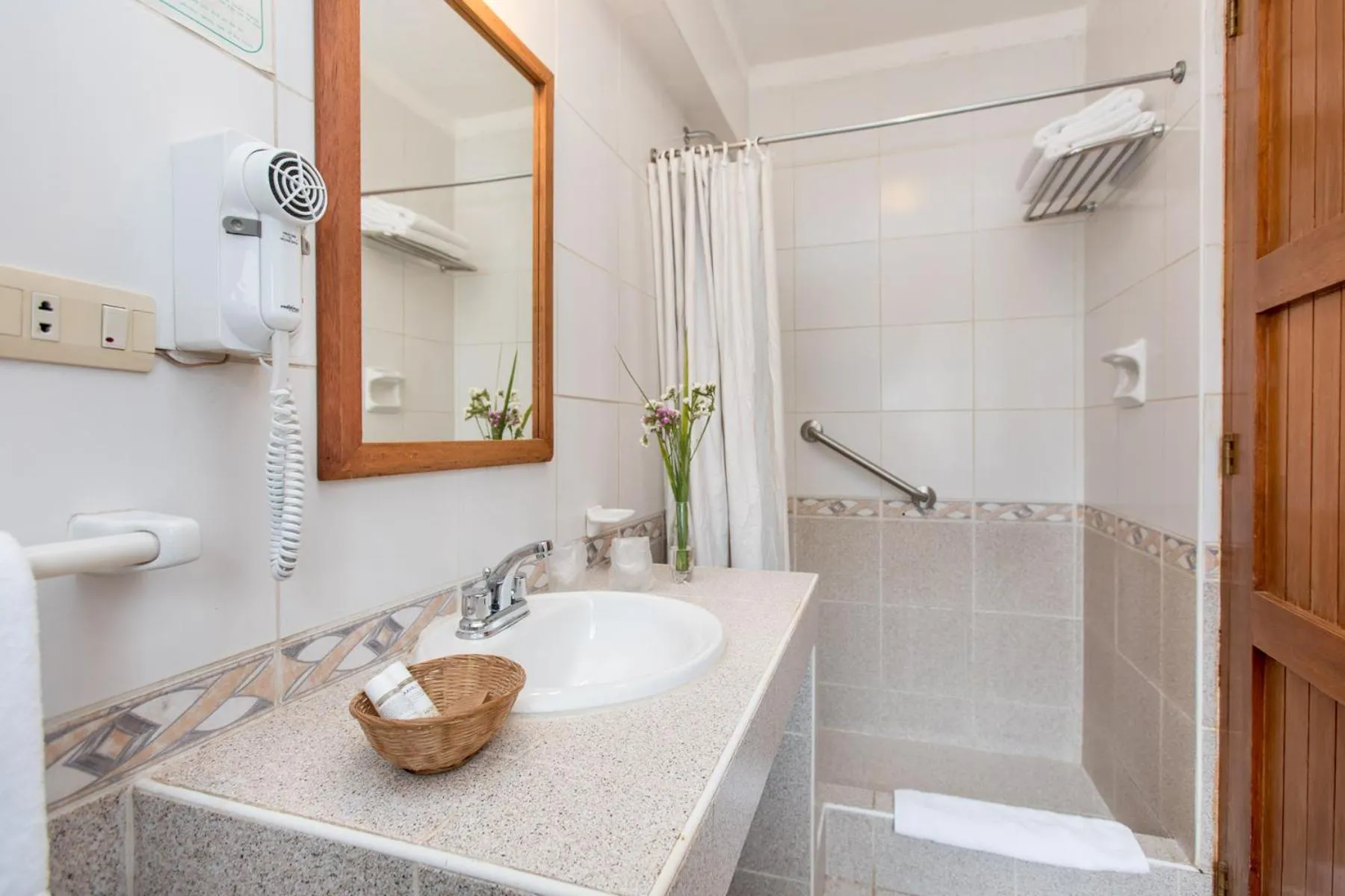 Shower in SAUCE Hotel Boutique