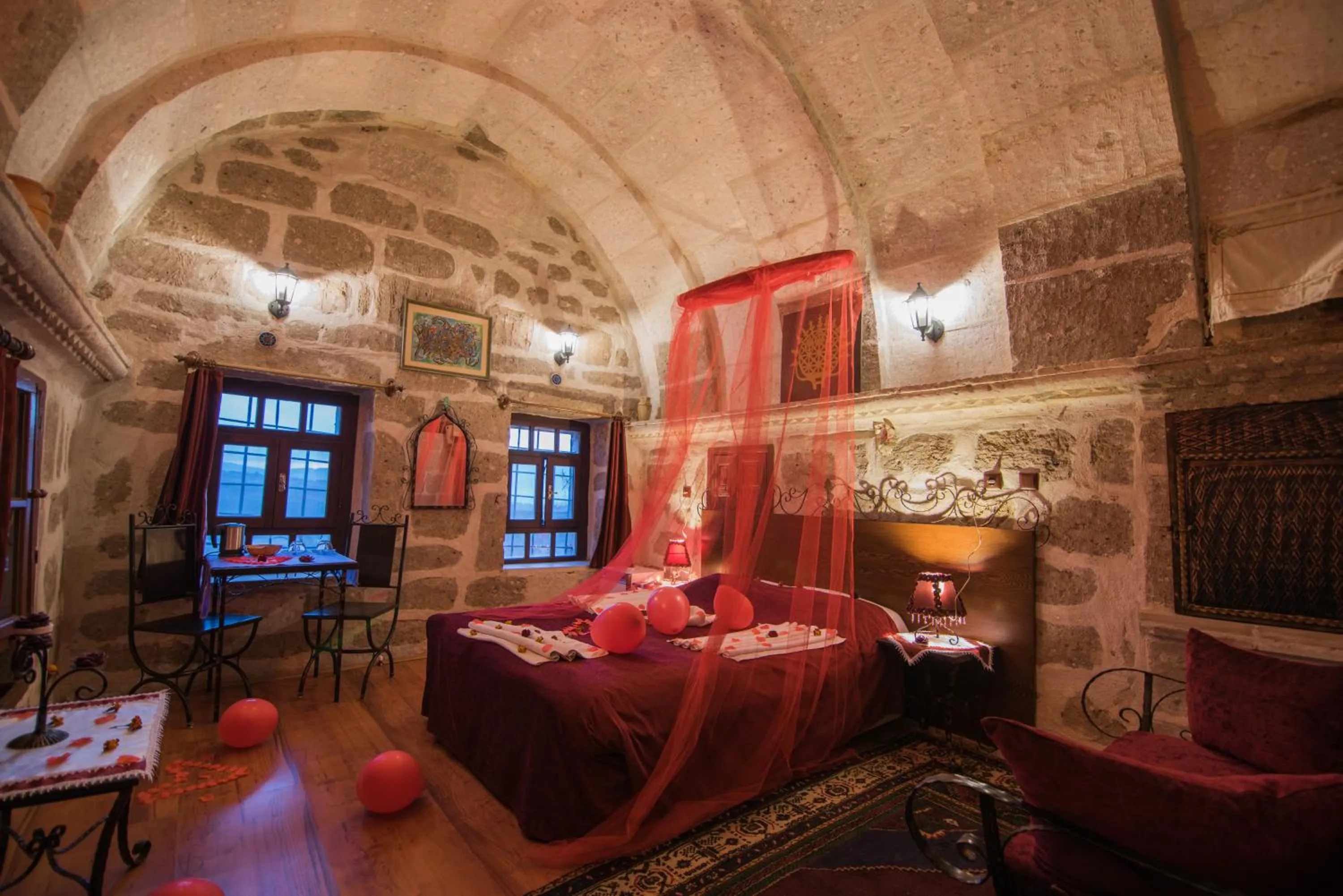 Photo of the whole room, Bed in Kapadokya Ihlara Konaklari & Caves