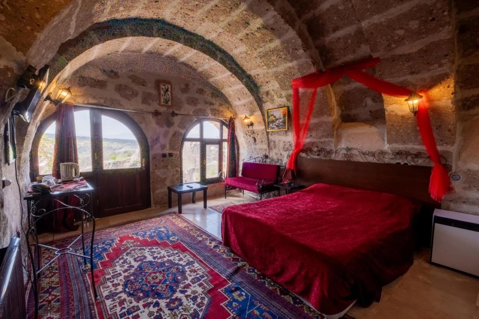 Photo of the whole room, Bed in Kapadokya Ihlara Konaklari & Caves