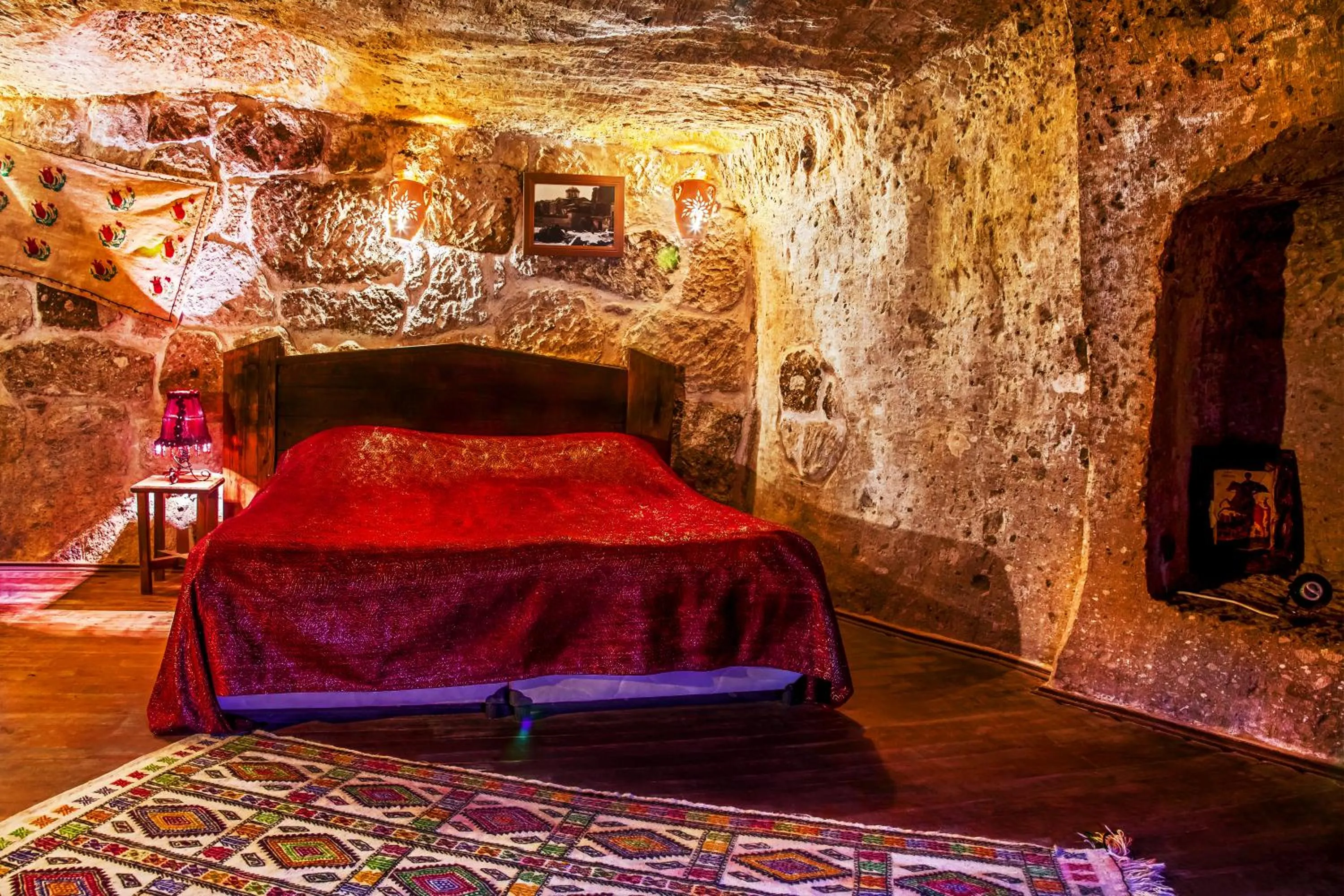 Photo of the whole room, Bed in Kapadokya Ihlara Konaklari & Caves
