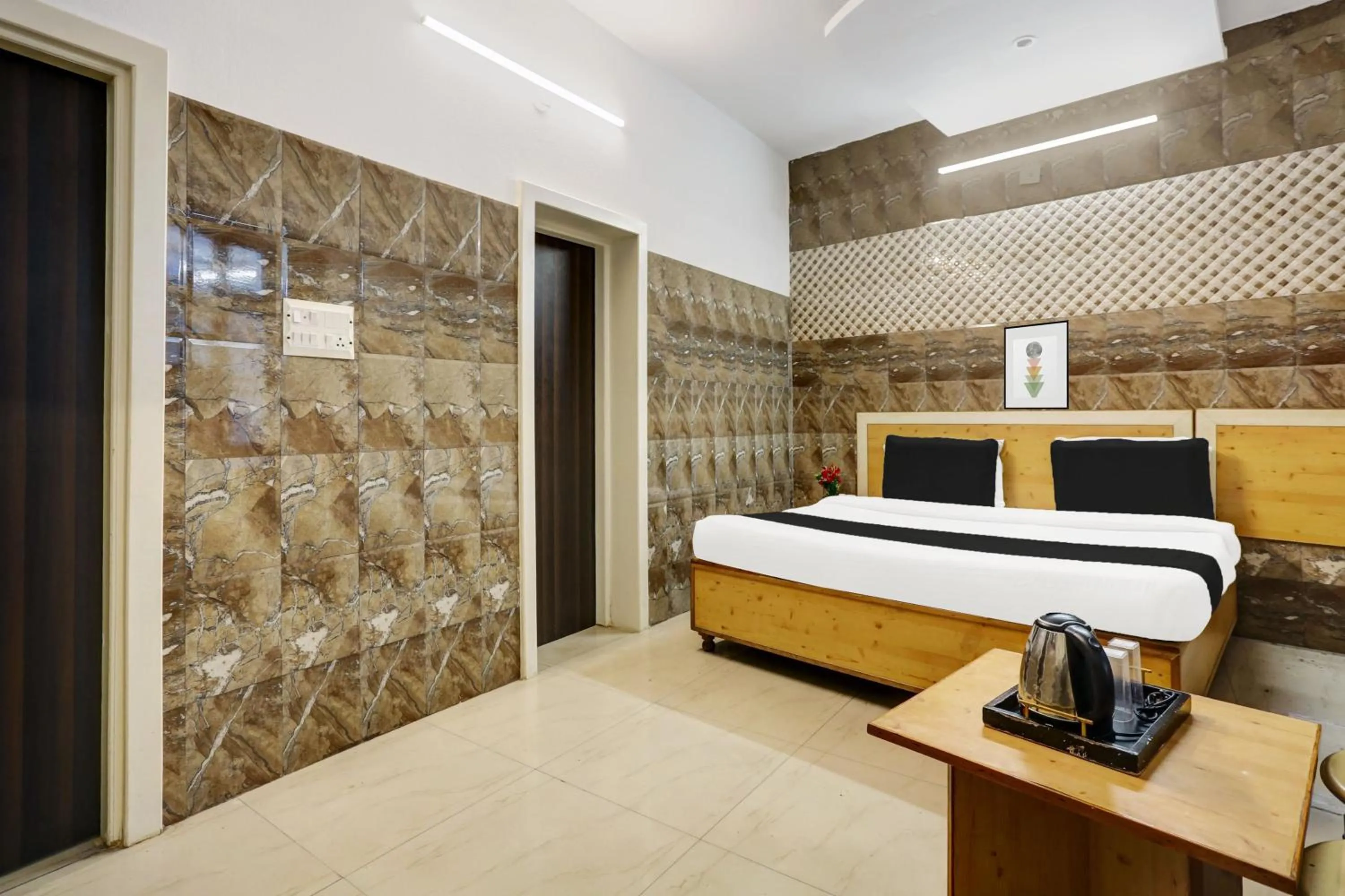 Bedroom in Hotel O Jammu Near Ragunath Bazaar Formerly GoodWill