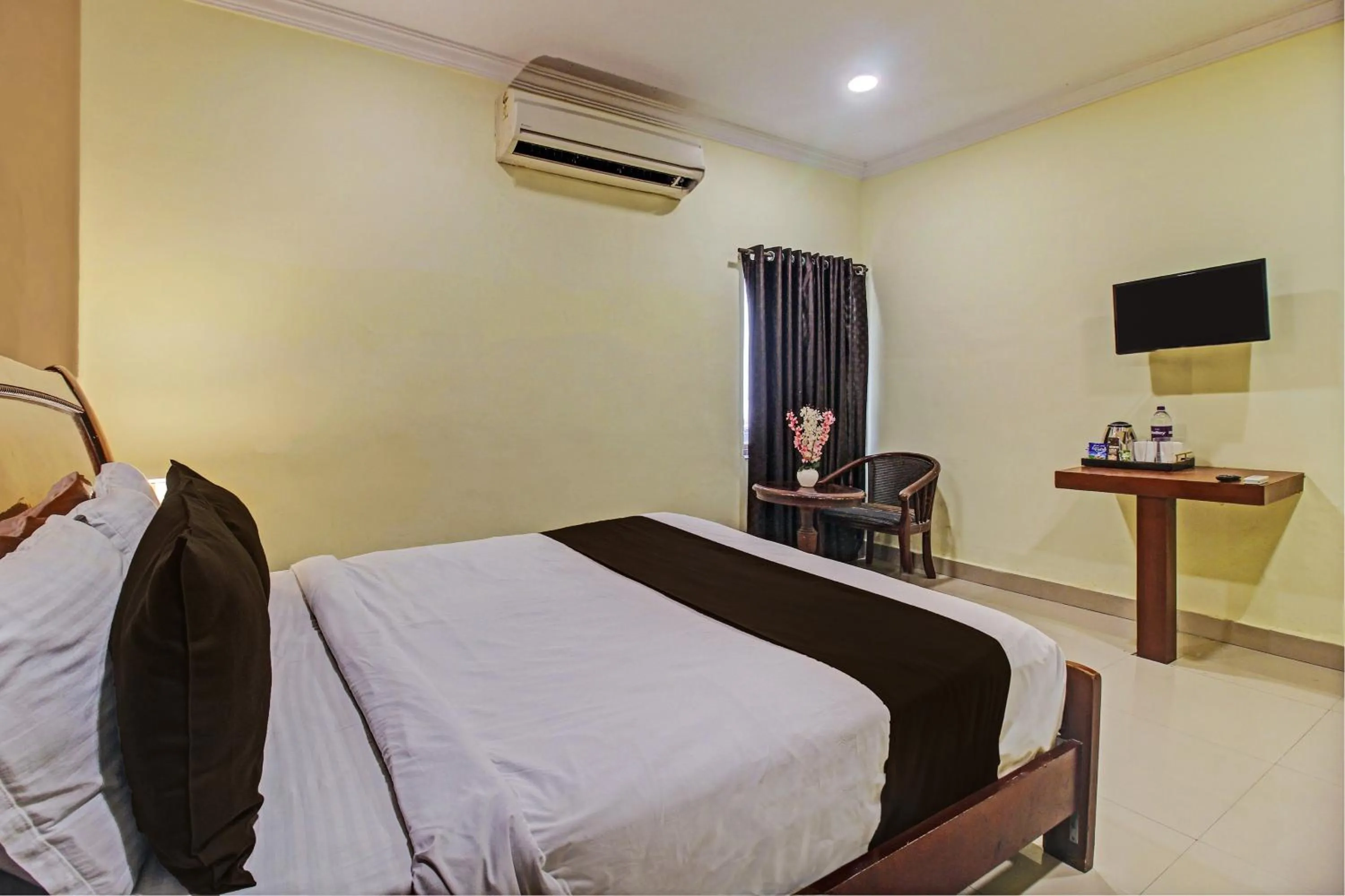 Bedroom, Bed in Hotel O Ruma Near Nampally Railway Station